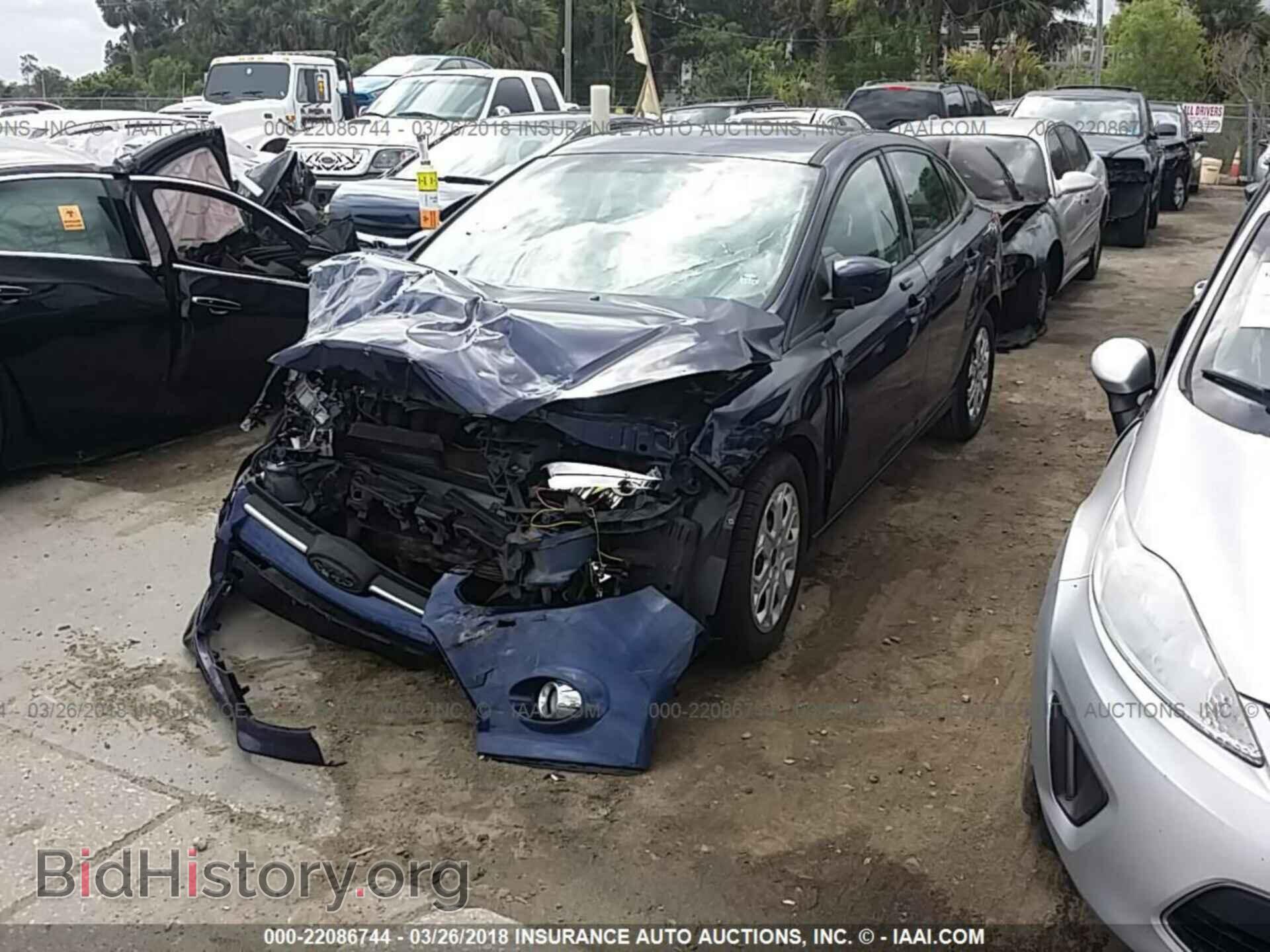 2012 Ford Focus - VIN: 1FAHP3F23CL150315 - Фото 2