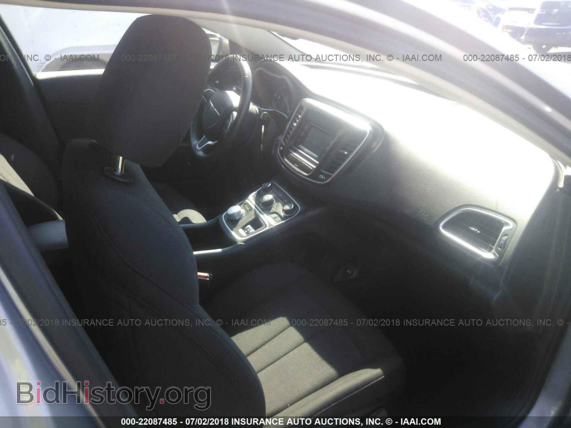 2016 Chrysler 200 - VIN: 1C3CCCAB9GN127045 - Photo 5