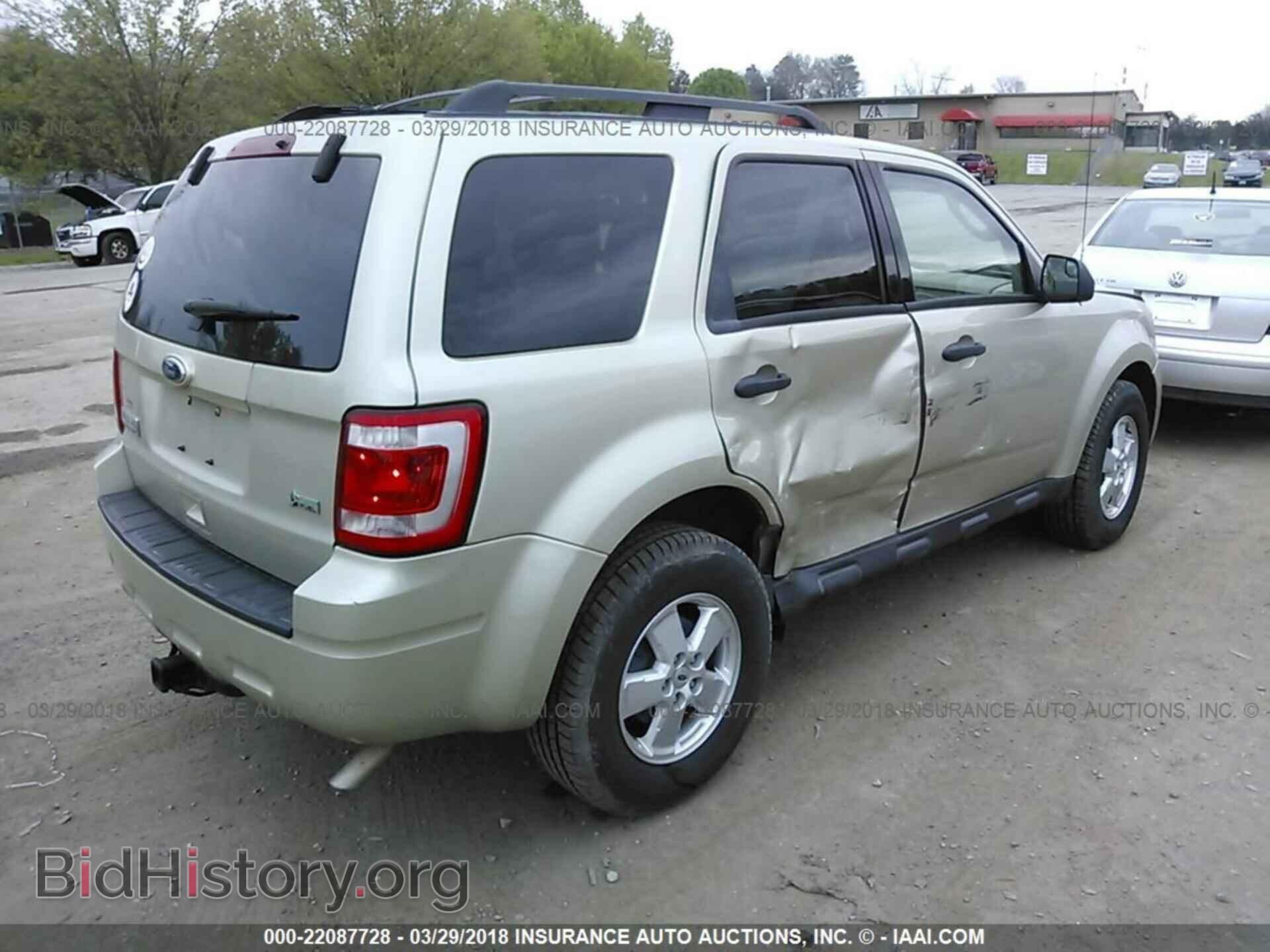 2011 Ford Escape - VIN: 1FMCU0DG6BKA06638 - Фото 4