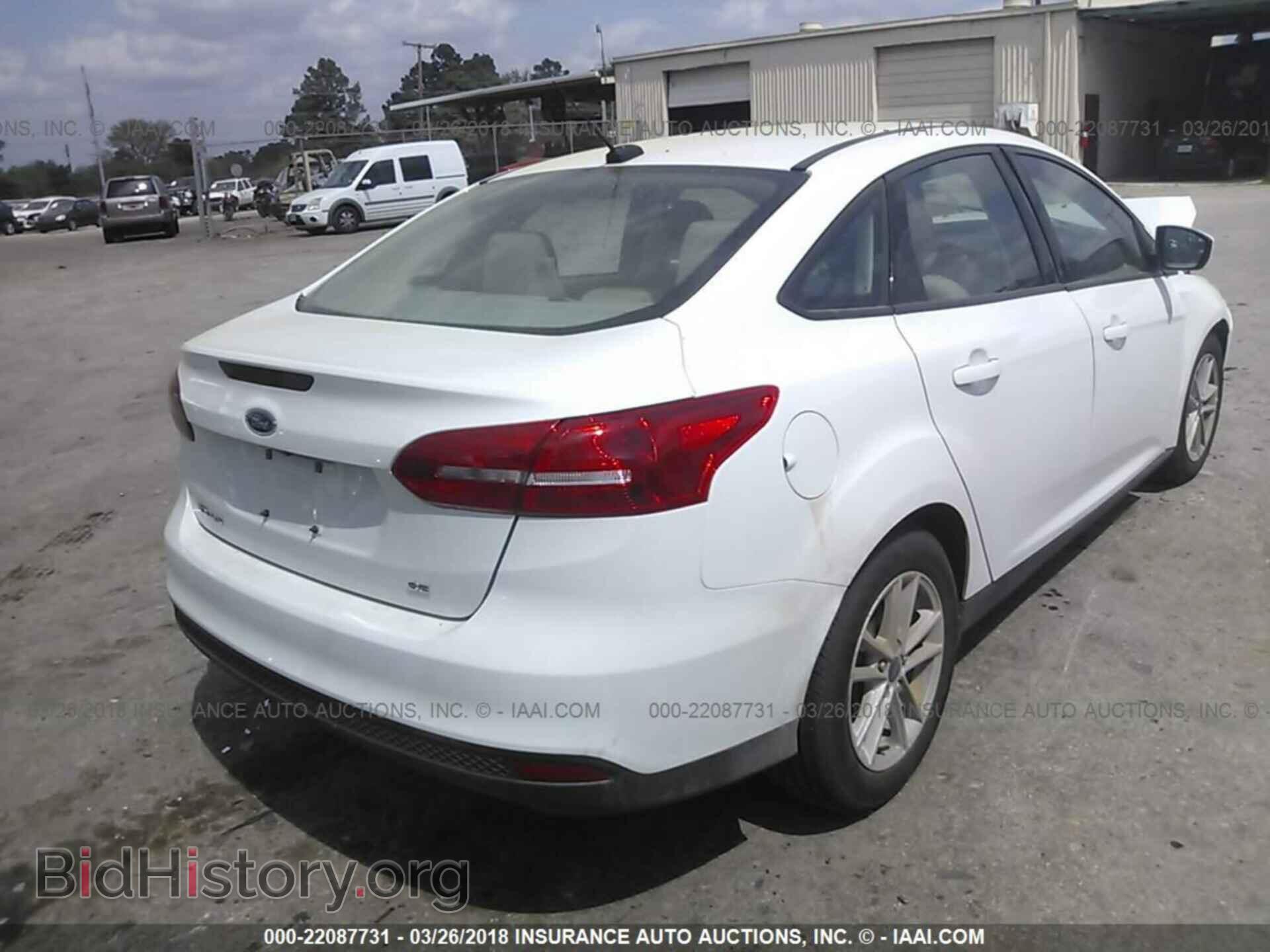 2018 Ford Focus - VIN: 1FADP3F20JL250593 - Фото 4