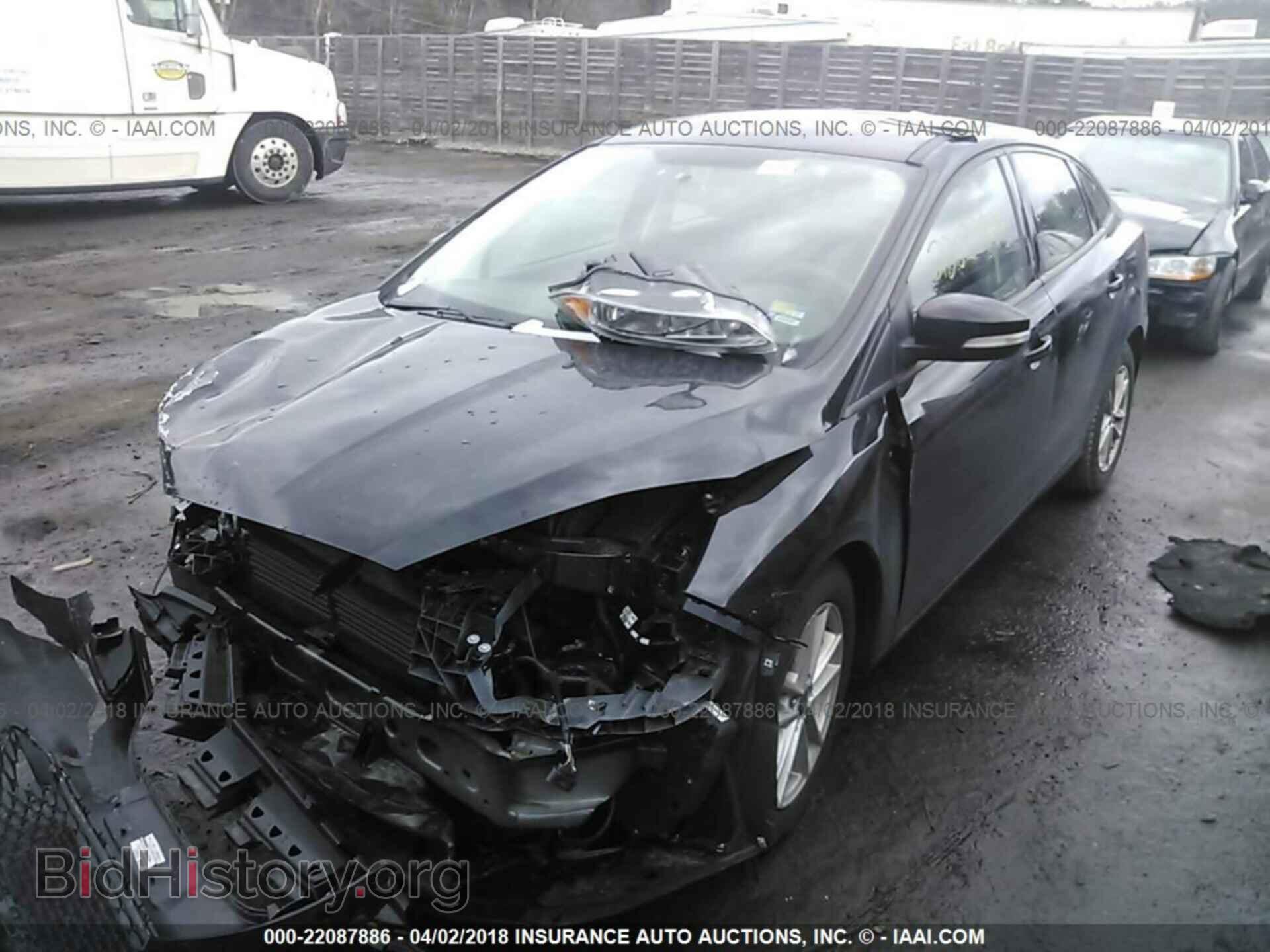 2017 Ford Focus - VIN: 1FADP3F29HL240199 - Фото 2