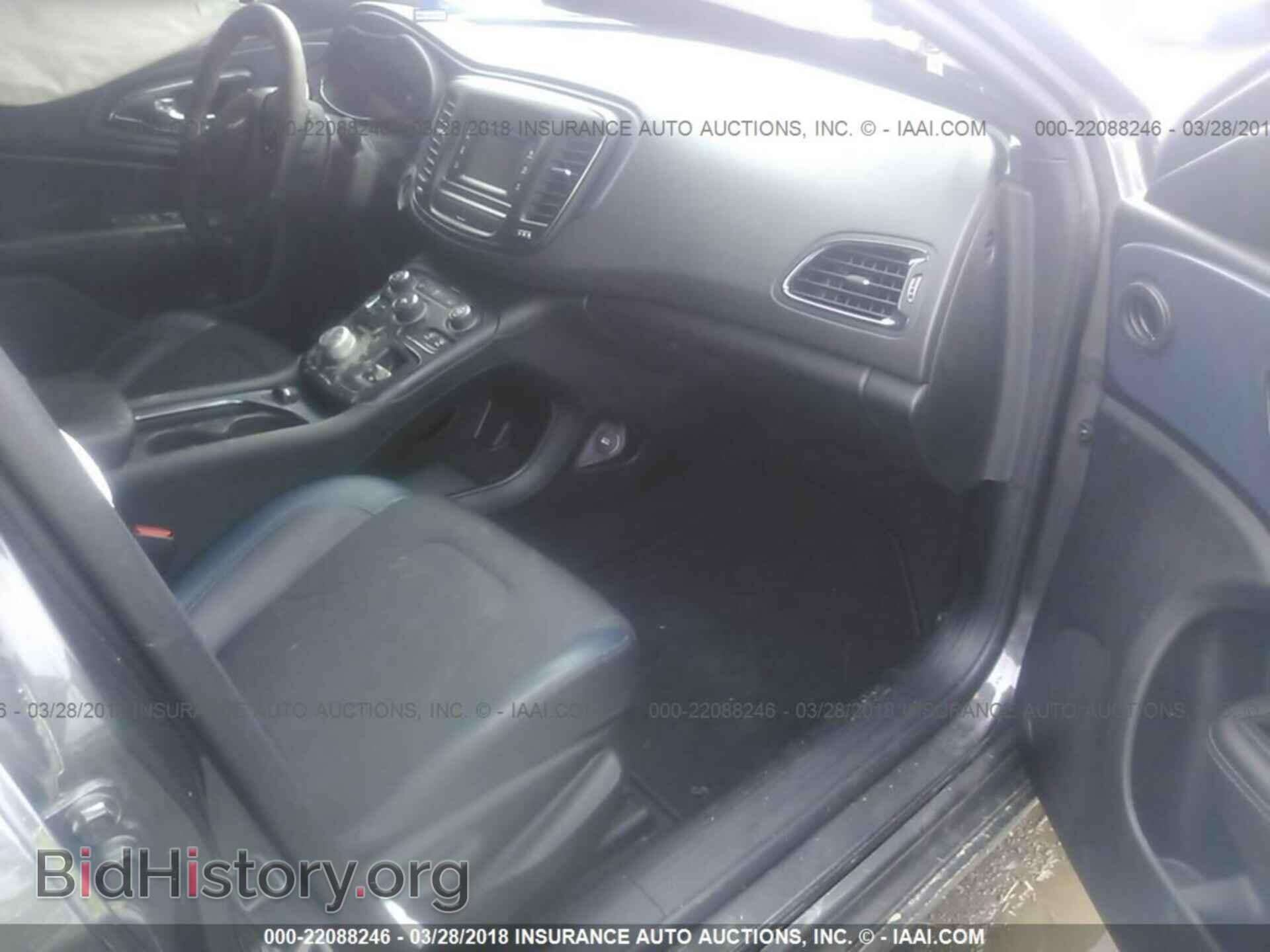 2015 Chrysler 200 - VIN: 1C3CCCBG7FN573512 - Photo 5