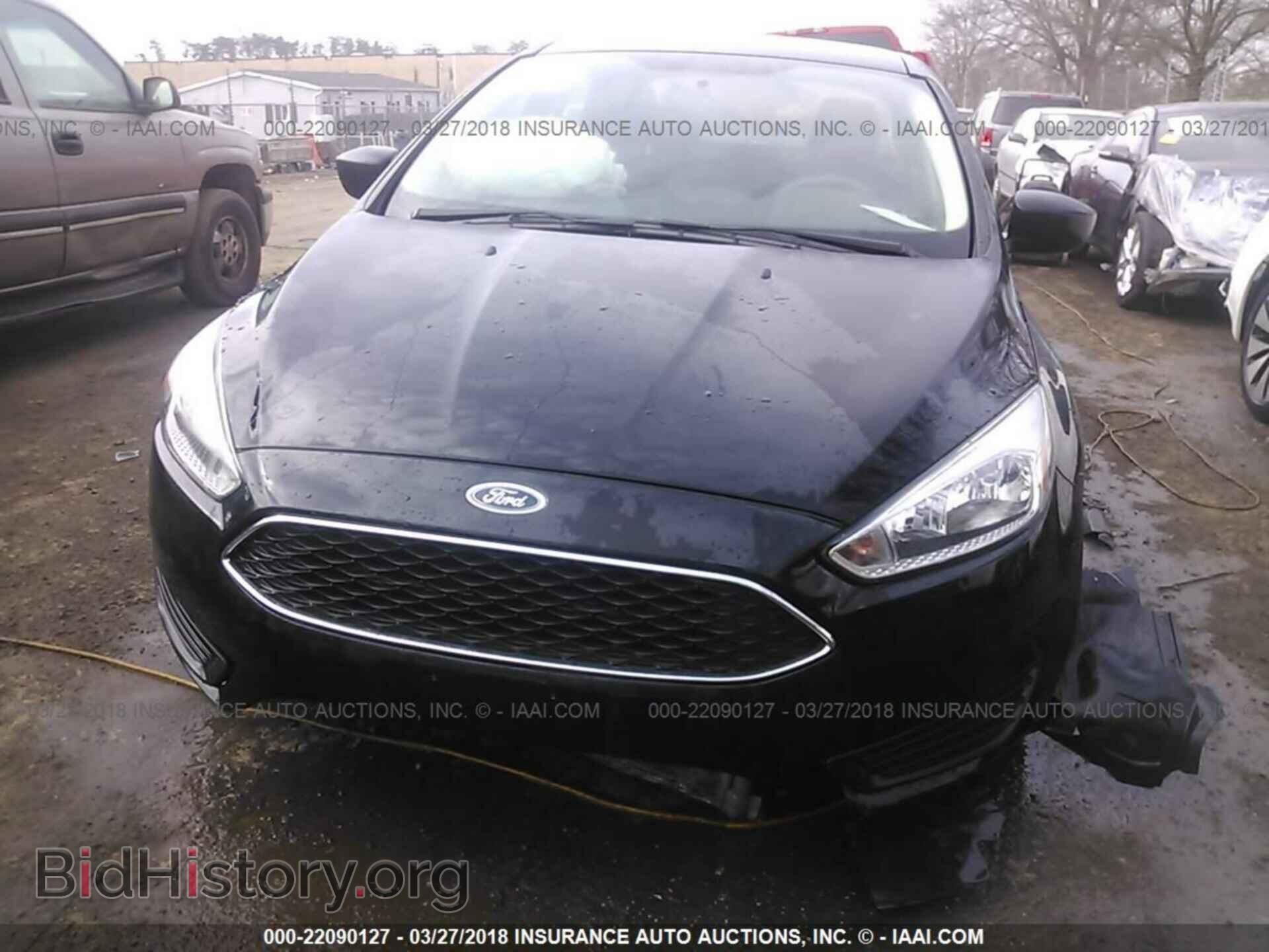 2016 Ford Focus - VIN: 1FADP3E28GL280175 - Photo 6