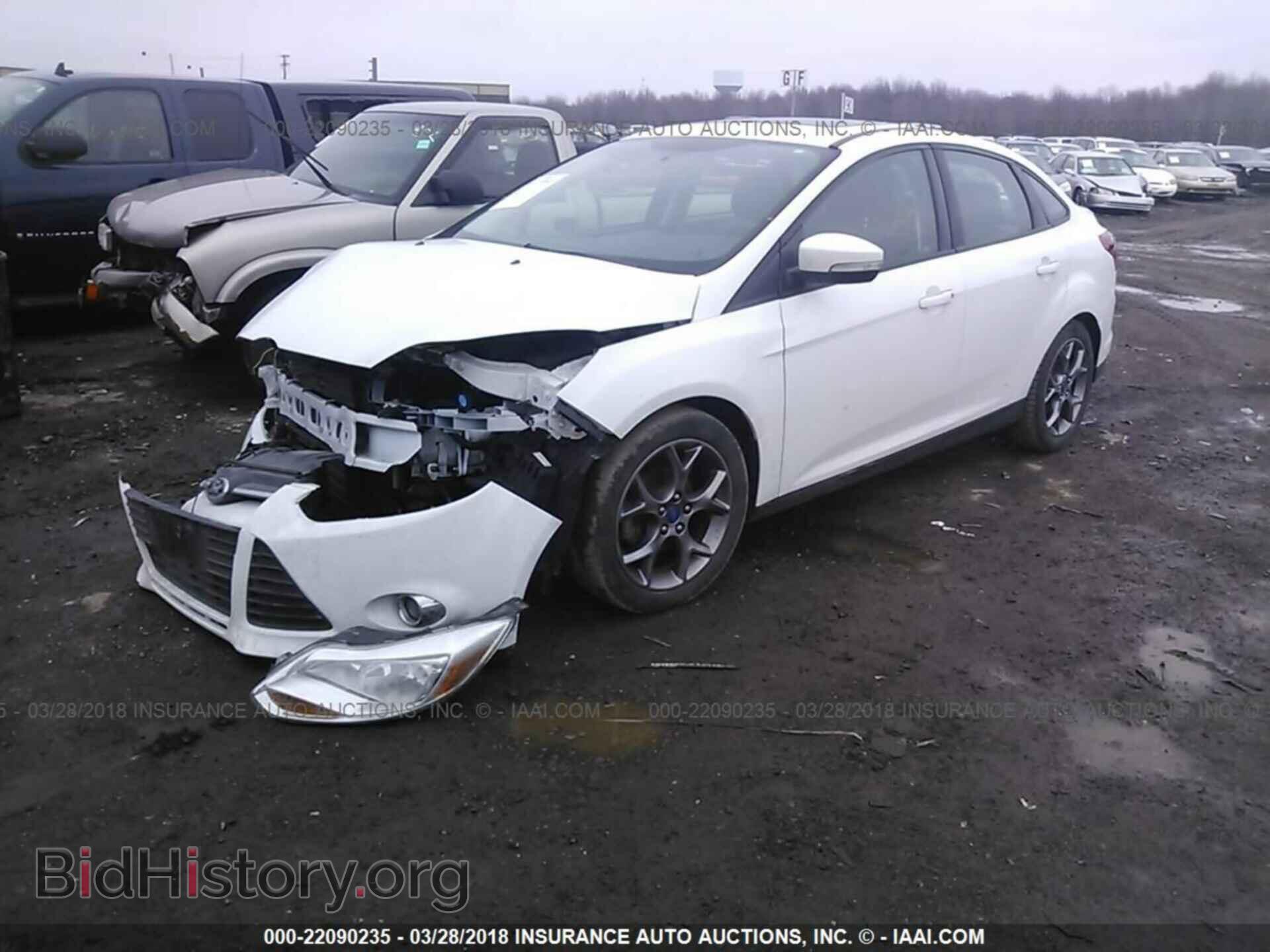 2014 Ford Focus - VIN: 1FADP3F28EL292869 - Photo 2