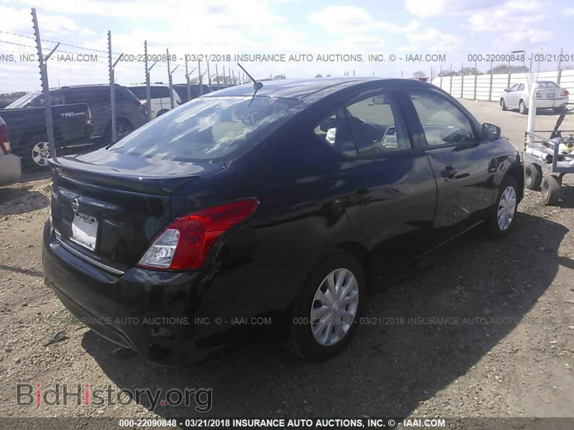 2017 Nissan Versa - VIN: 3N1CN7AP3HL820240 - Photo 4