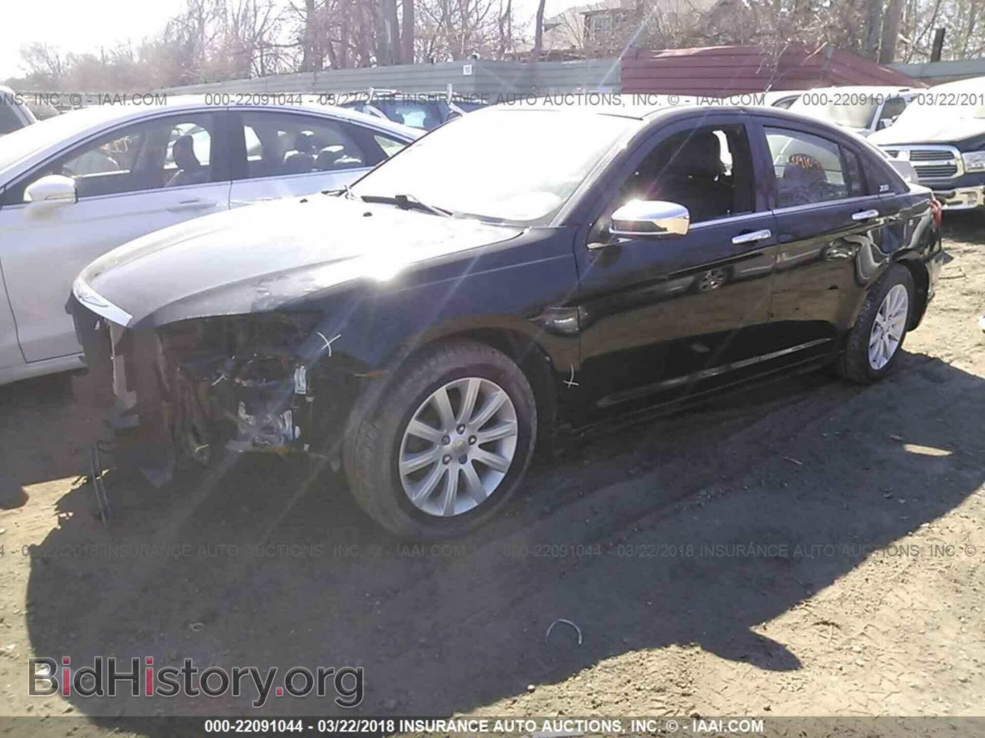 2013 Chrysler 200 - VIN: 1C3CCBCG8DN727537 - Фото 2