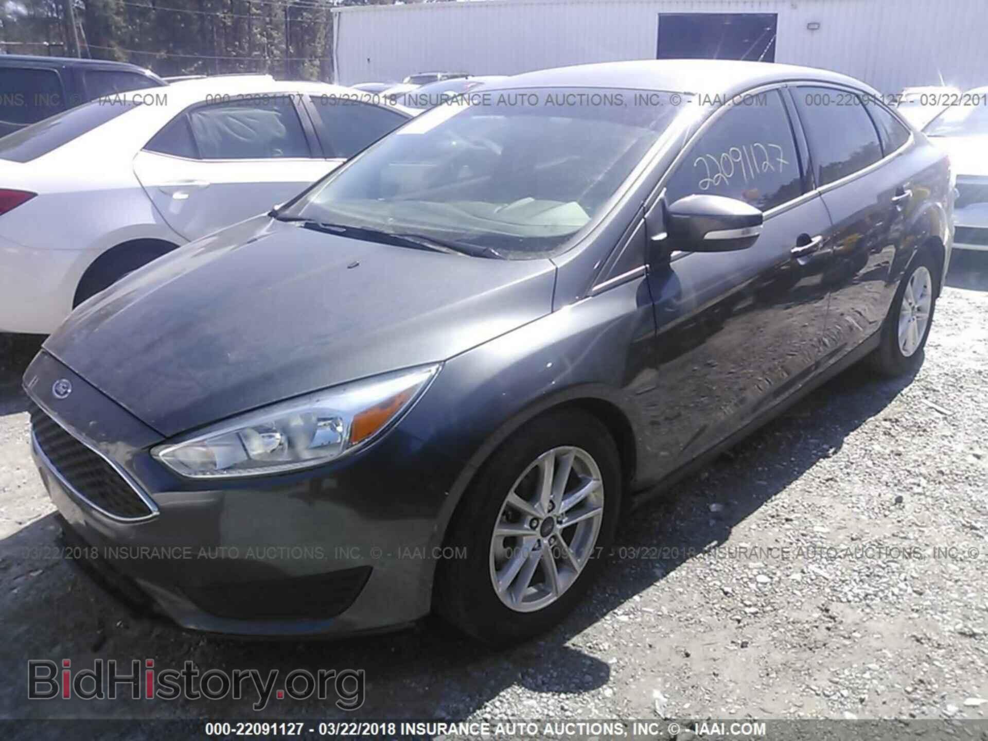2016 Ford Focus - VIN: 1FADP3F22GL401541 - Photo 2