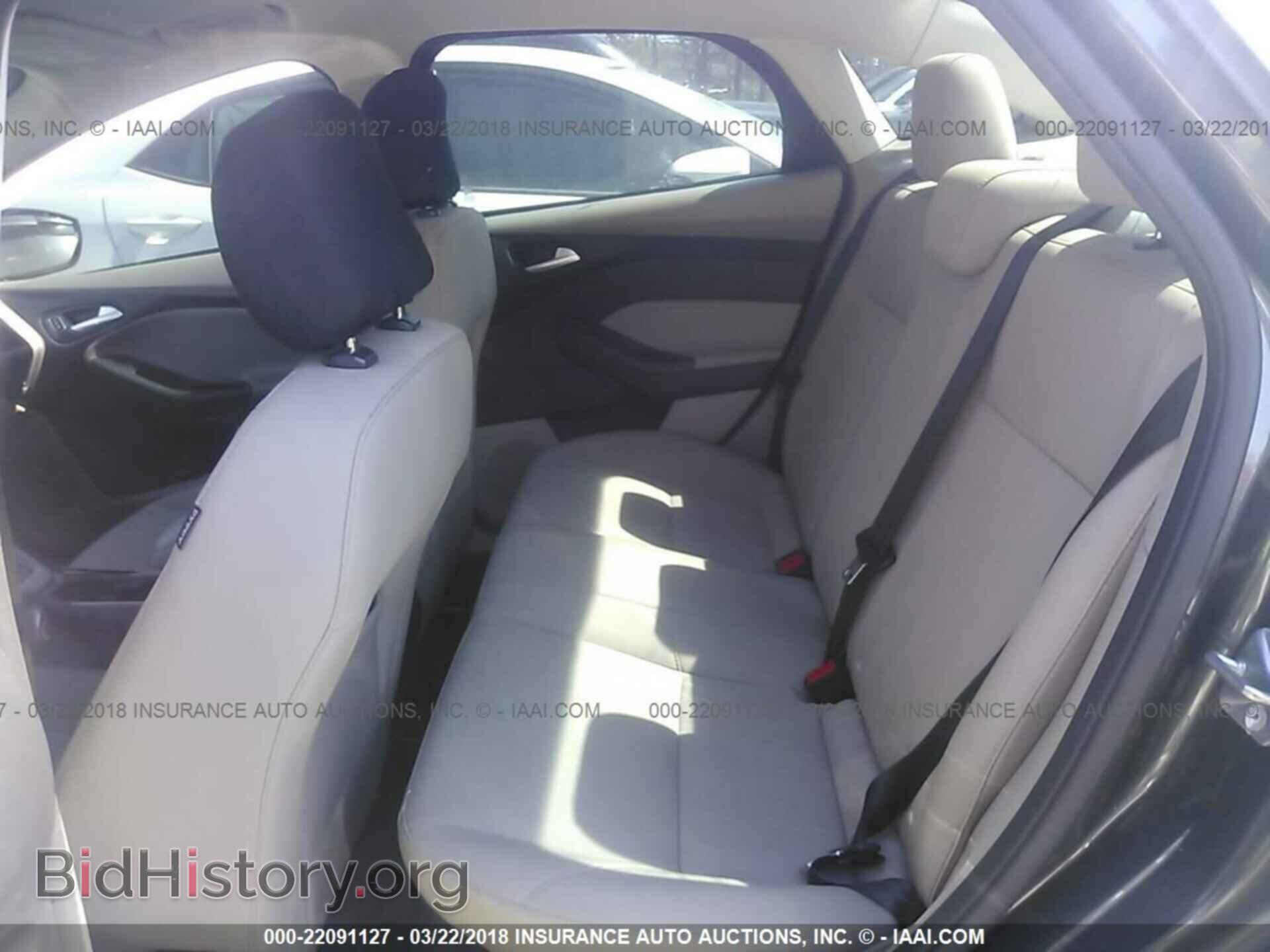 2016 Ford Focus - VIN: 1FADP3F22GL401541 - Photo 8