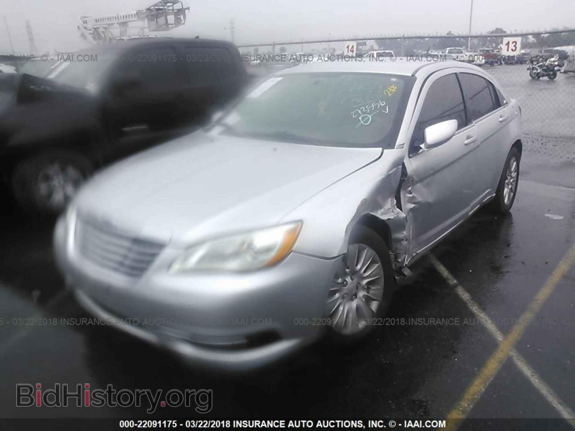 2012 Chrysler 200 - VIN: 1C3CCBAB1CN273556 - Фото 2
