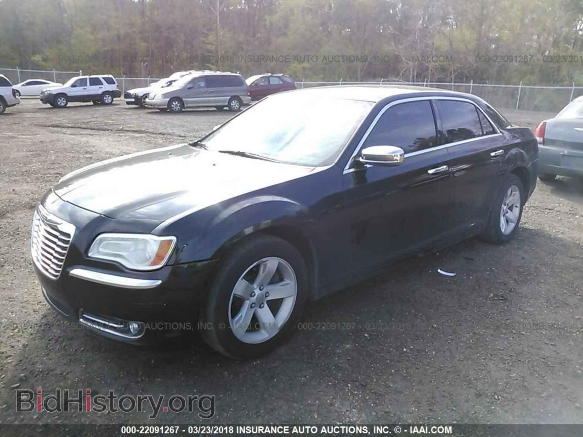 2011 Chrysler 300c - VIN: 2C3CA6CT3BH537435 - Фото 2