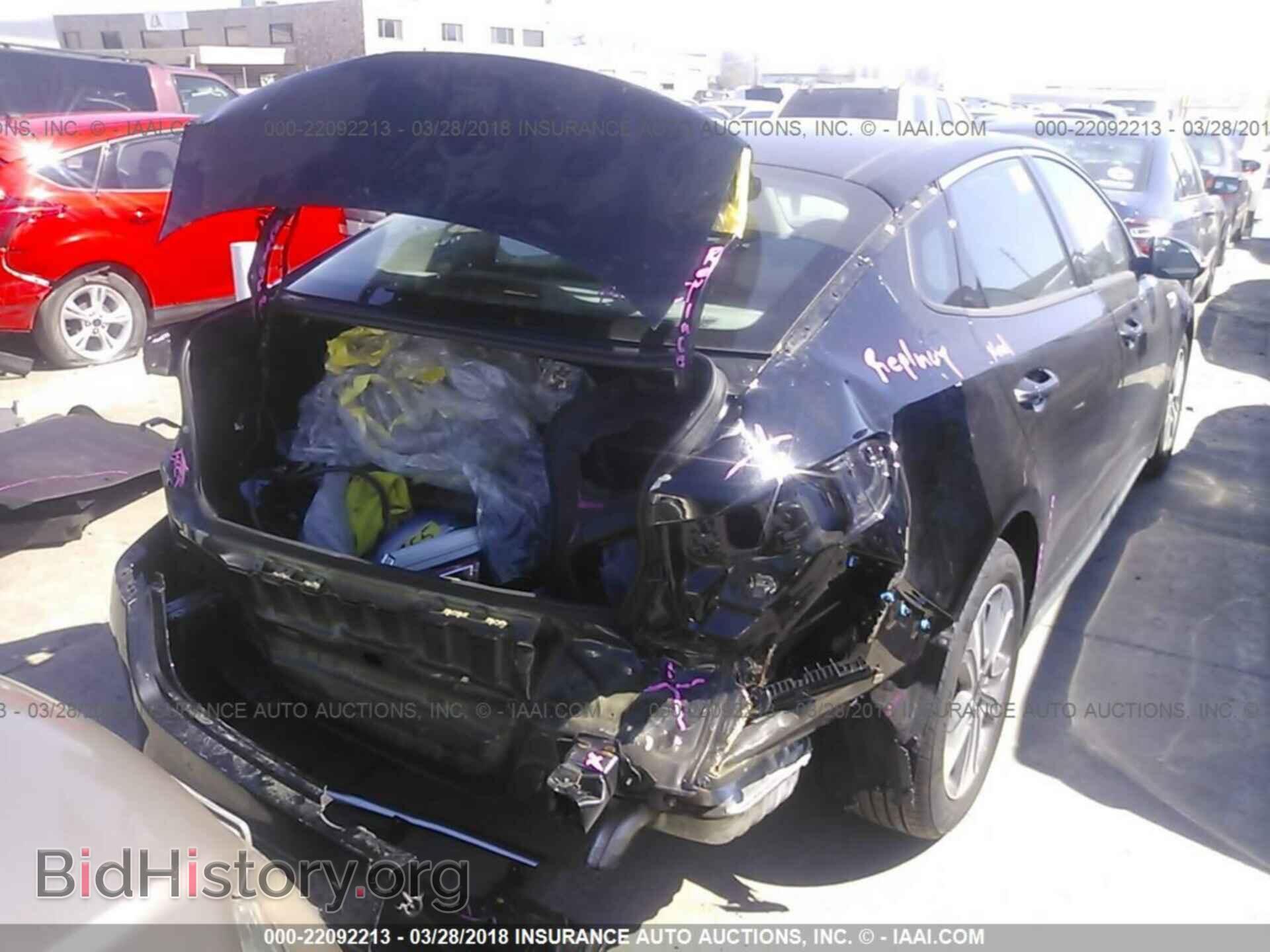 2017 Kia Optima - VIN: KNAGV4LD6H5018469 - Photo 4