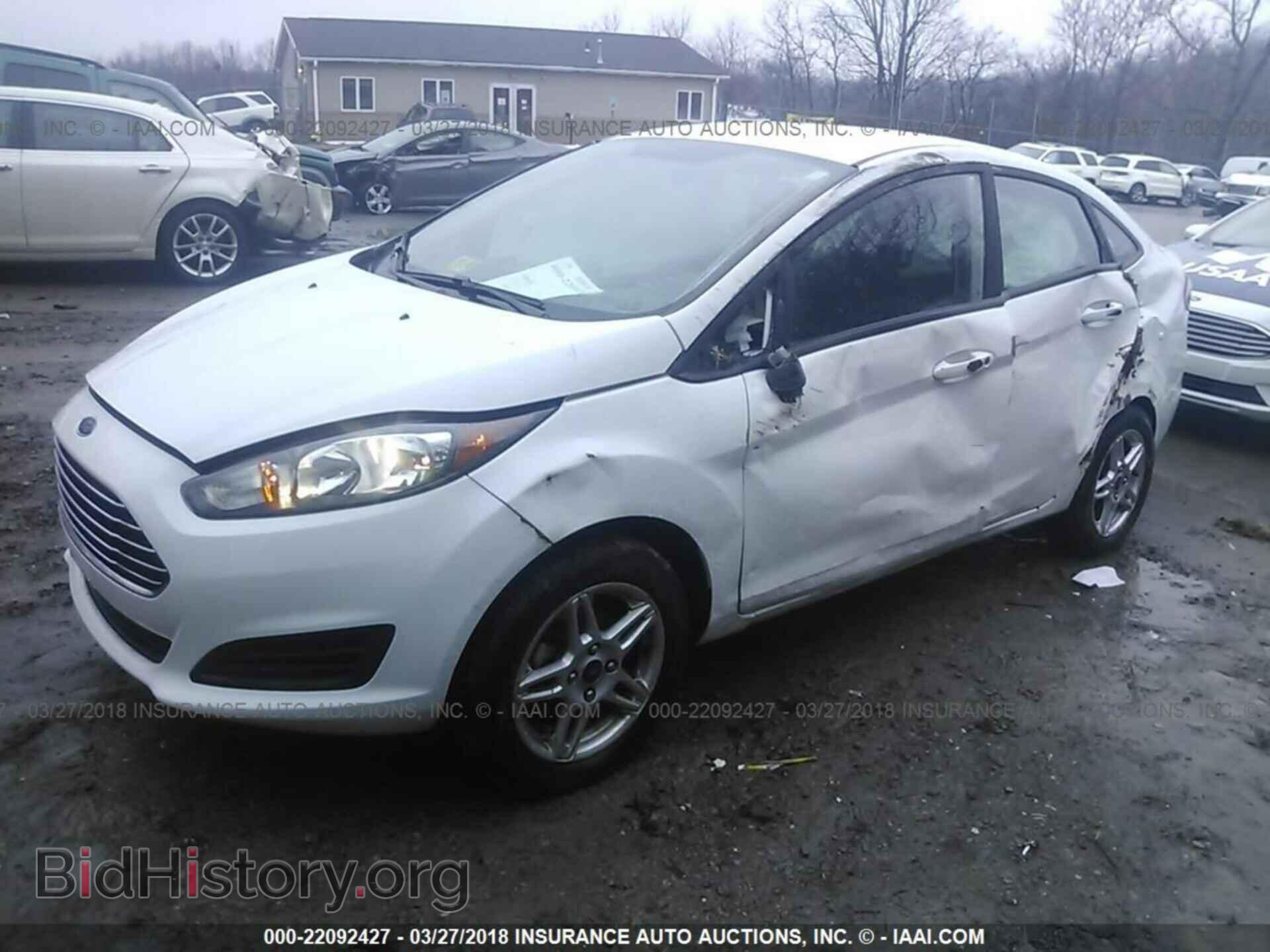 2017 Ford Fiesta - VIN: 3FADP4BJXHM126729 - Фото 2