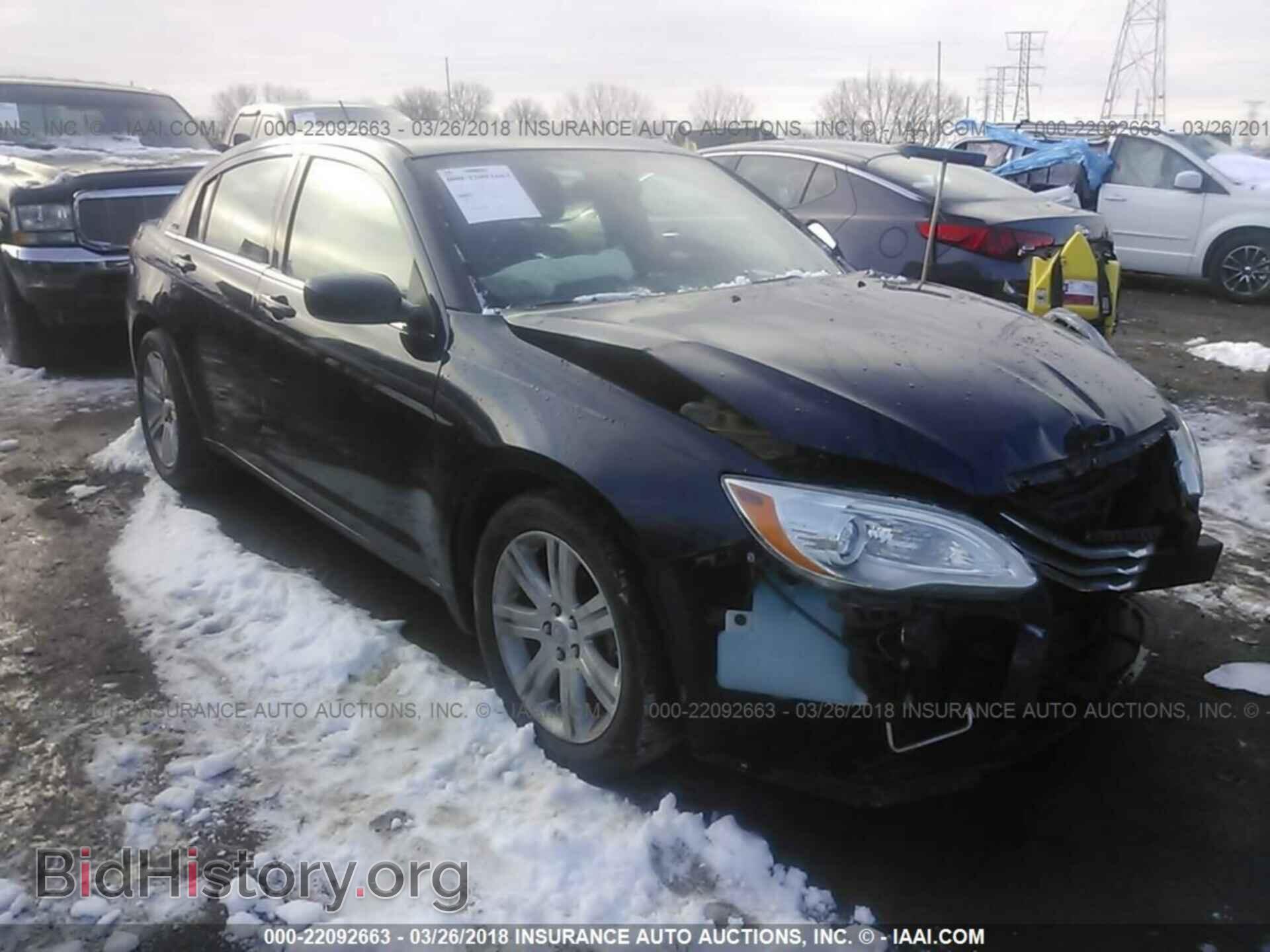 Photo 1C3CCBAB4DN705123 - Chrysler 200 2013