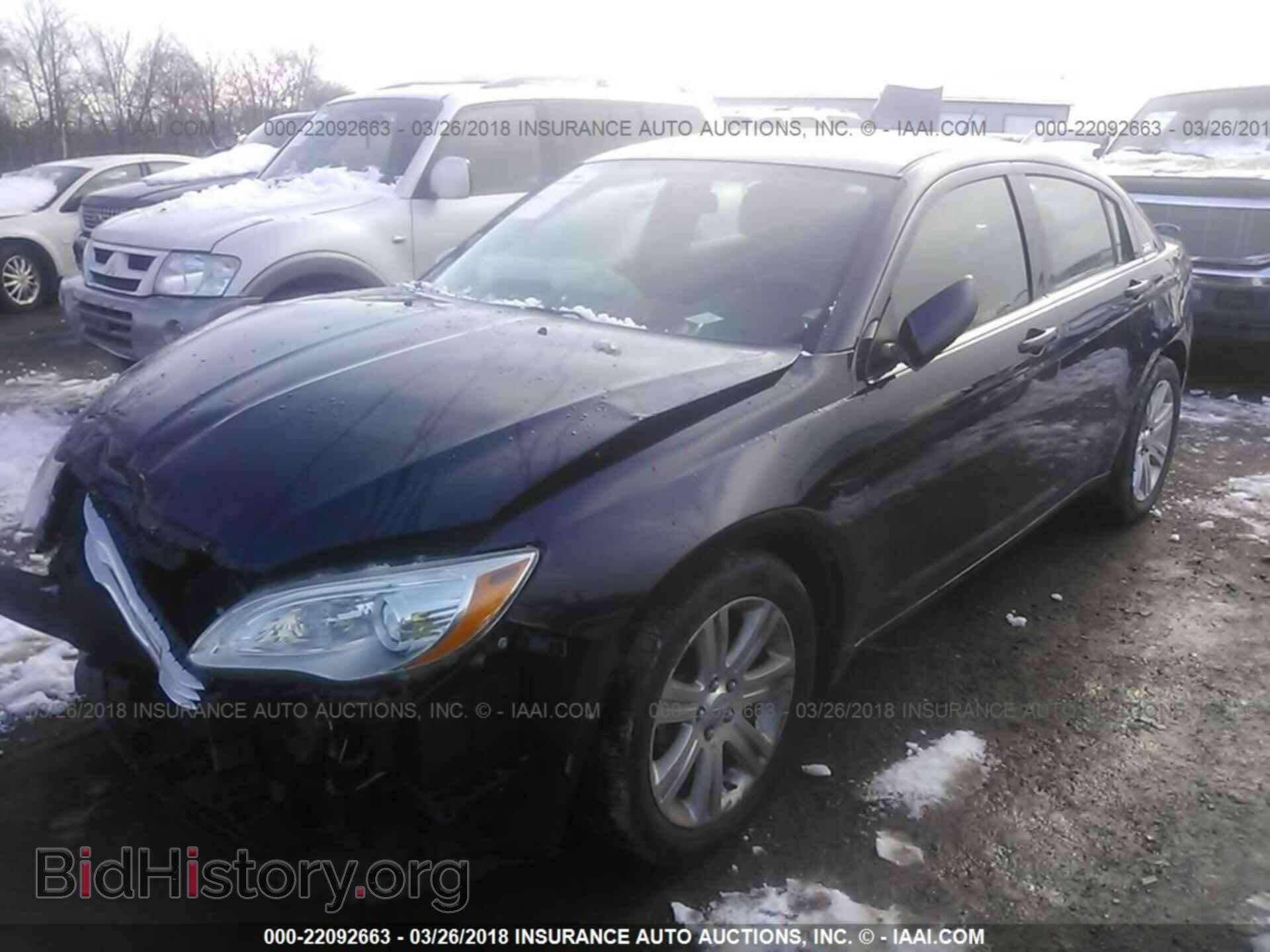 2013 Chrysler 200 - VIN: 1C3CCBAB4DN705123 - Photo 2