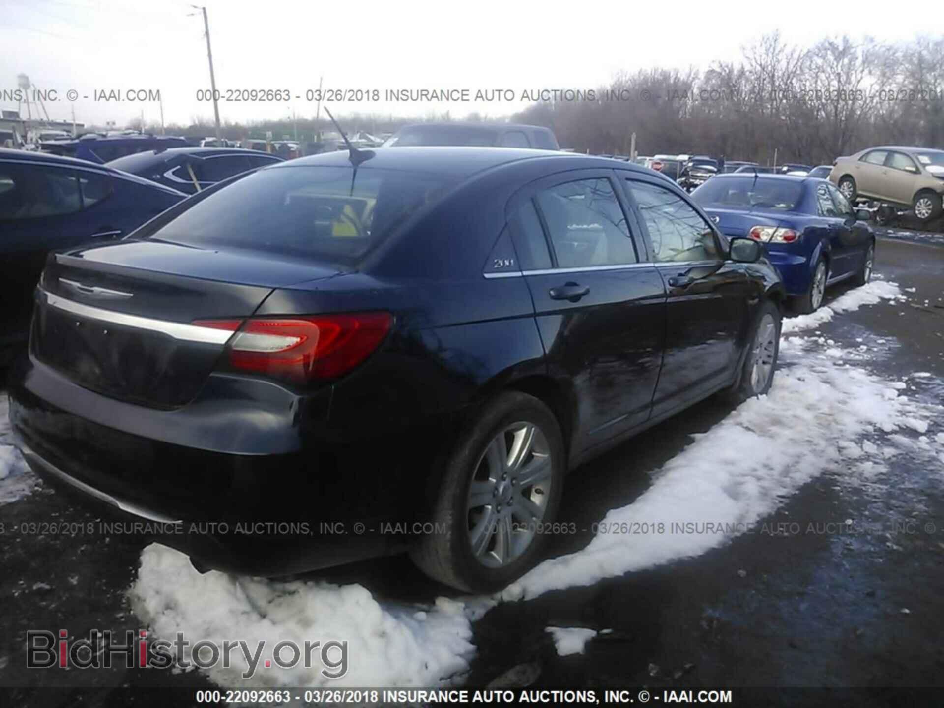 2013 Chrysler 200 - VIN: 1C3CCBAB4DN705123 - Photo 4