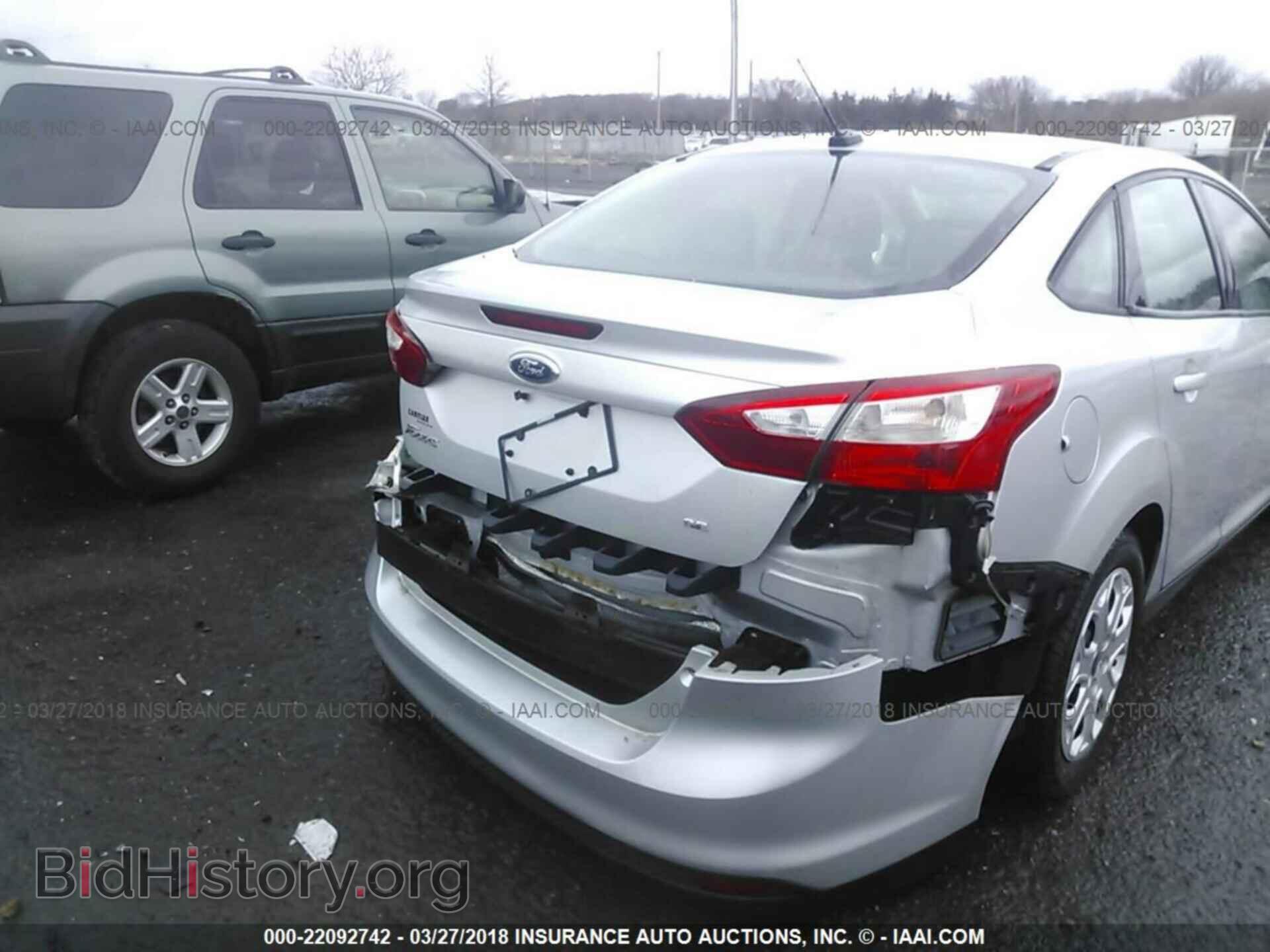 2012 Ford Focus - VIN: 1FAHP3F22CL122960 - Photo 6