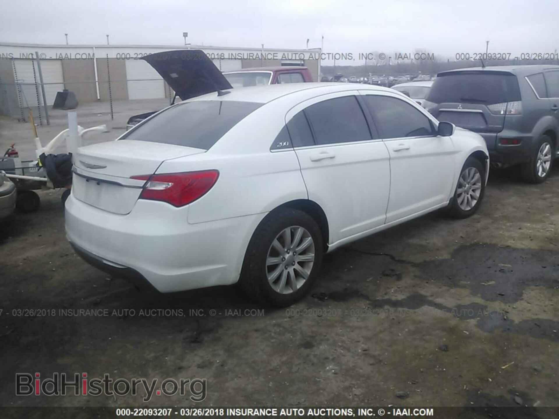 2013 Chrysler 200 - VIN: 1C3CCBBB4DN723006 - Photo 4