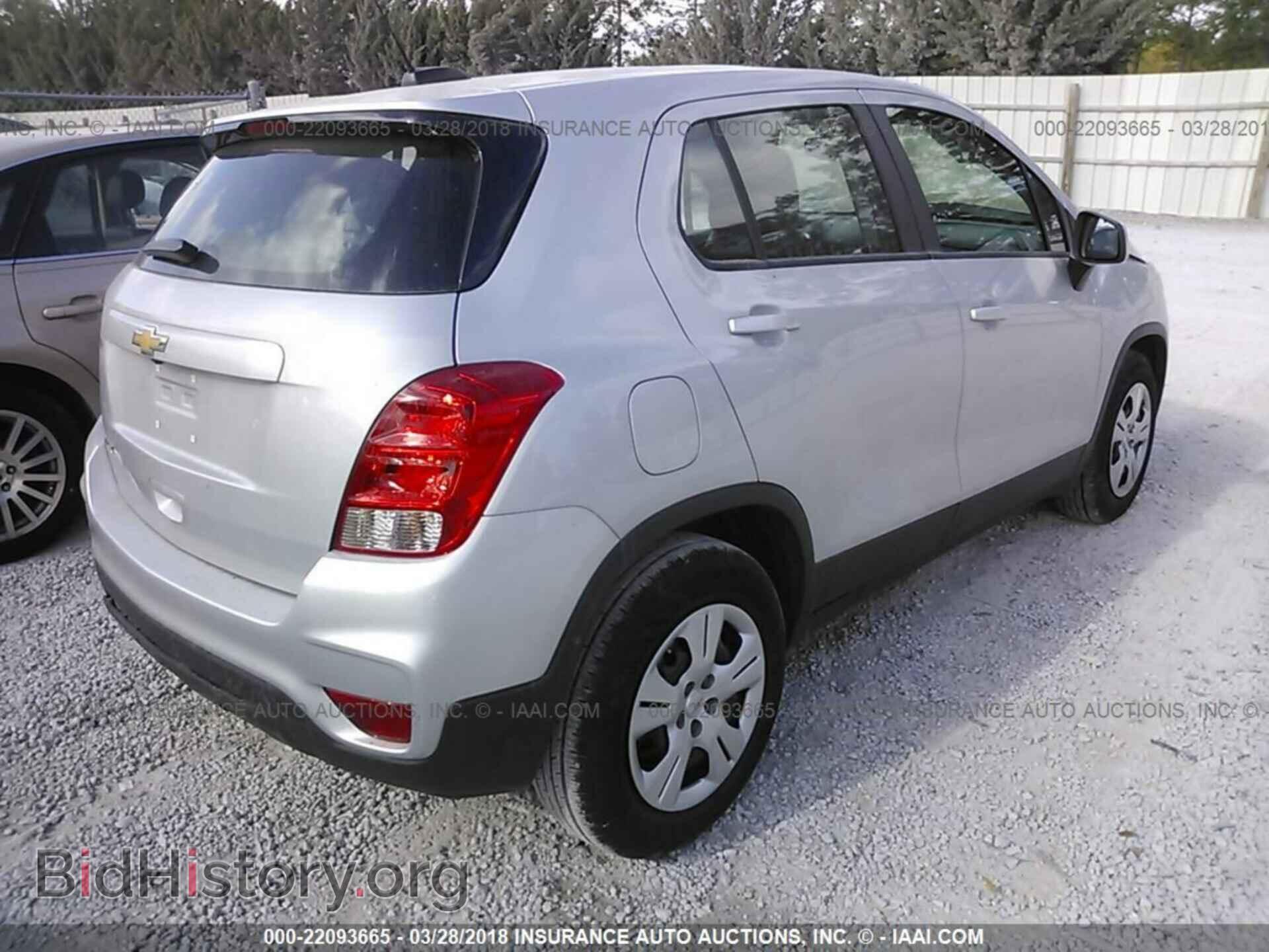 2017 Chevrolet Trax - VIN: 3GNCJKSBXHL257175 - Фото 4