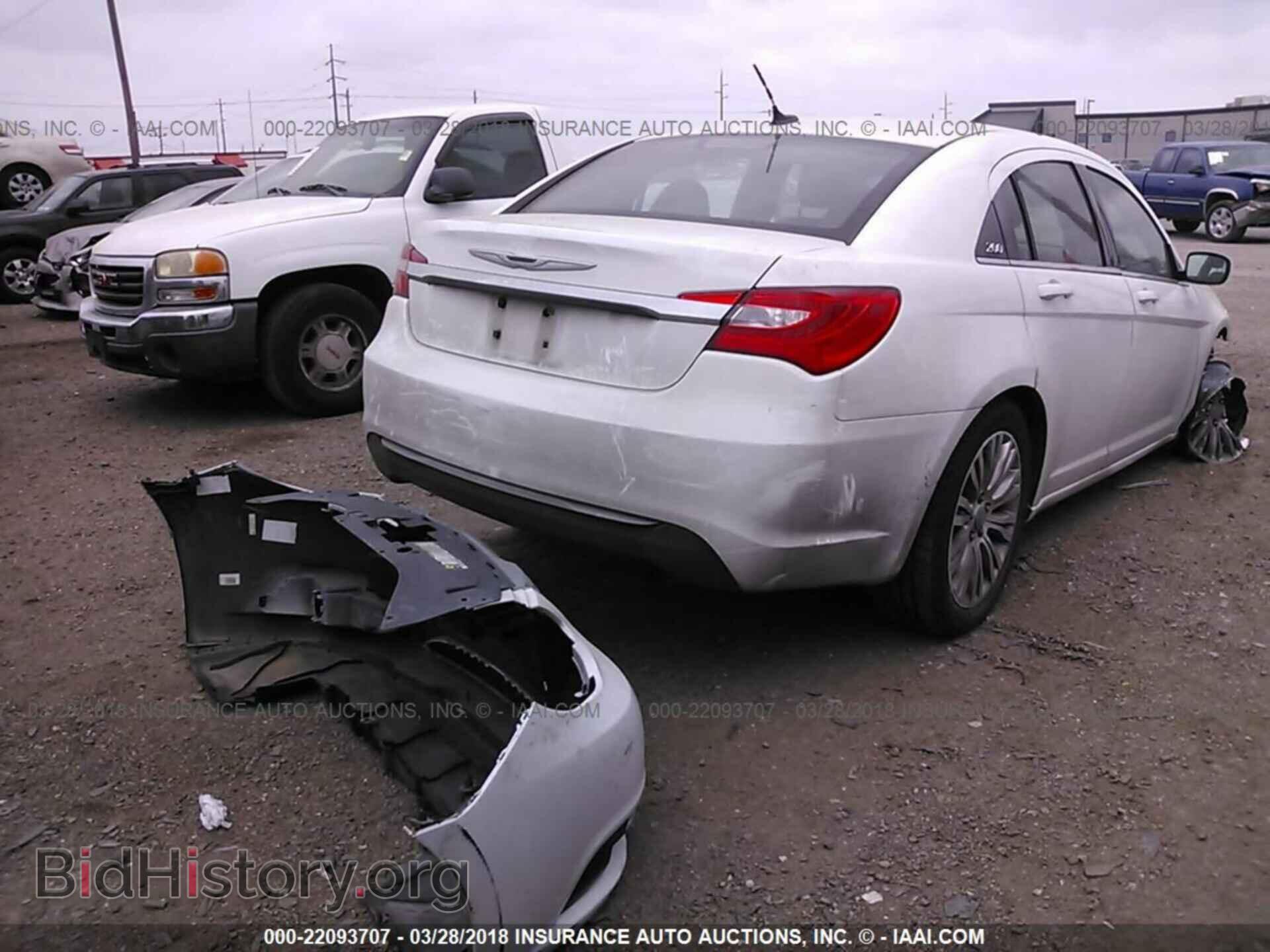 2012 Chrysler 200 - VIN: 1C3CCBAB6CN105072 - Фото 4