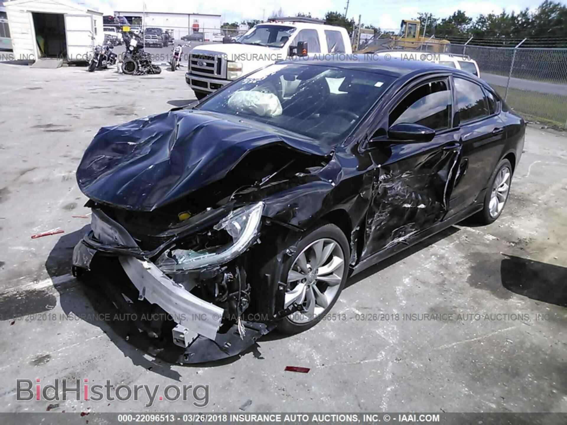 2015 Chrysler 200 - VIN: 1C3CCCBB0FN659779 - Photo 2