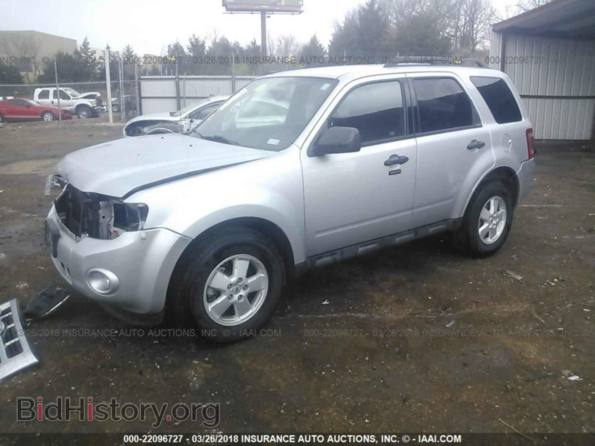 2012 Ford Escape - VIN: 1FMCU0D74CKC81832 - Photo 2