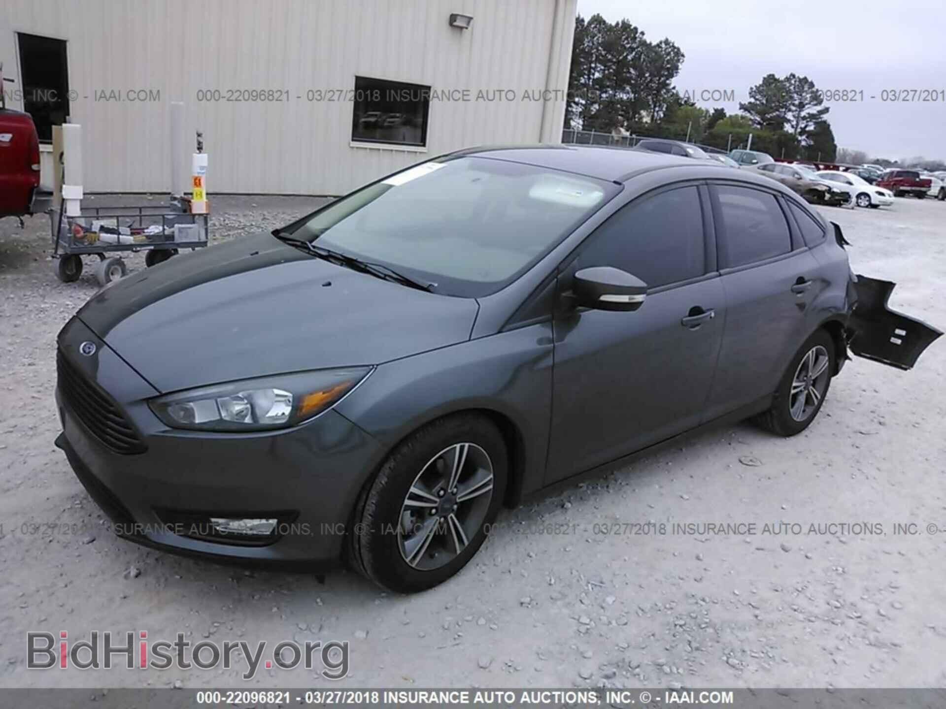 2017 Ford Focus - VIN: 1FADP3FE6HL227503 - Photo 2