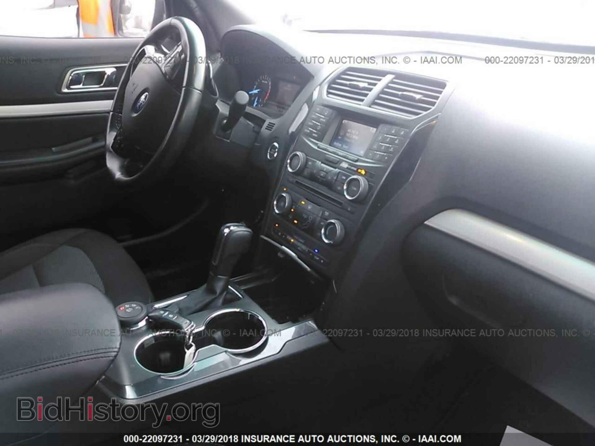 2016 Ford Explorer - VIN: 1FM5K8D83GGC58489 - Photo 5