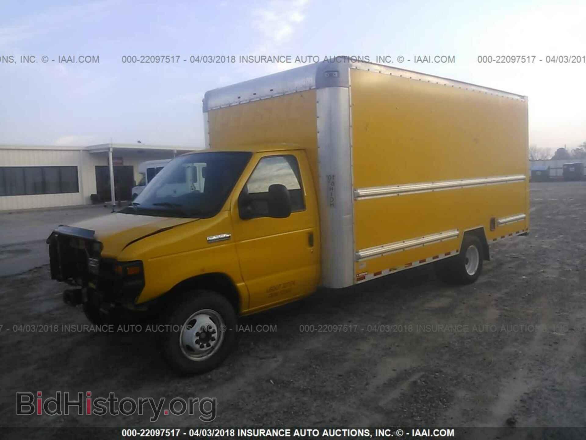 2016 Ford Econoline - VIN: 1FDWE3FS7GDC37749 - Фото 2