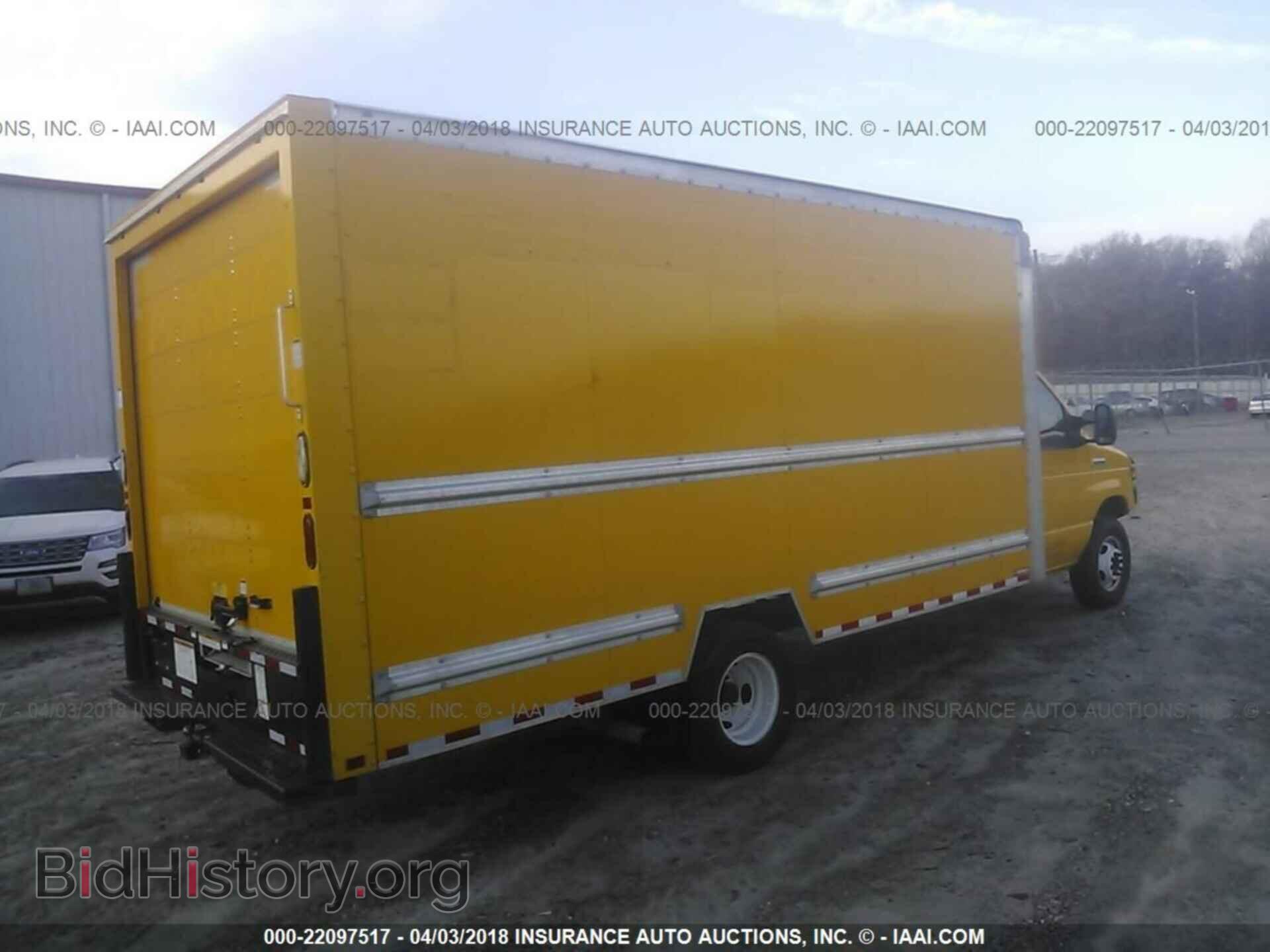 2016 Ford Econoline - VIN: 1FDWE3FS7GDC37749 - Фото 4