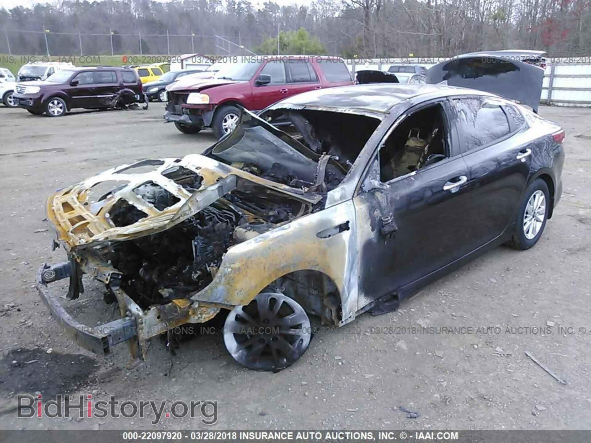 2016 Kia Optima - VIN: KNAGT4L33G5111302 - Photo 2