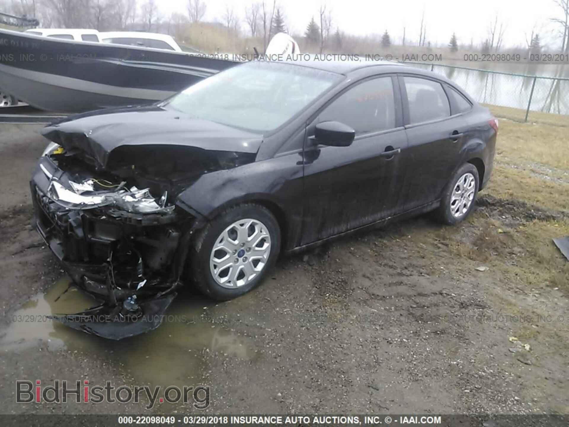 2012 Ford Focus - VIN: 1FAHP3F21CL221527 - Photo 2