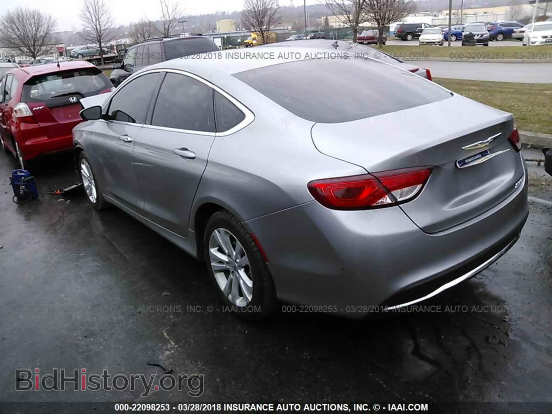 2015 Chrysler 200 - VIN: 1C3CCCAB7FN722877 - Photo 3