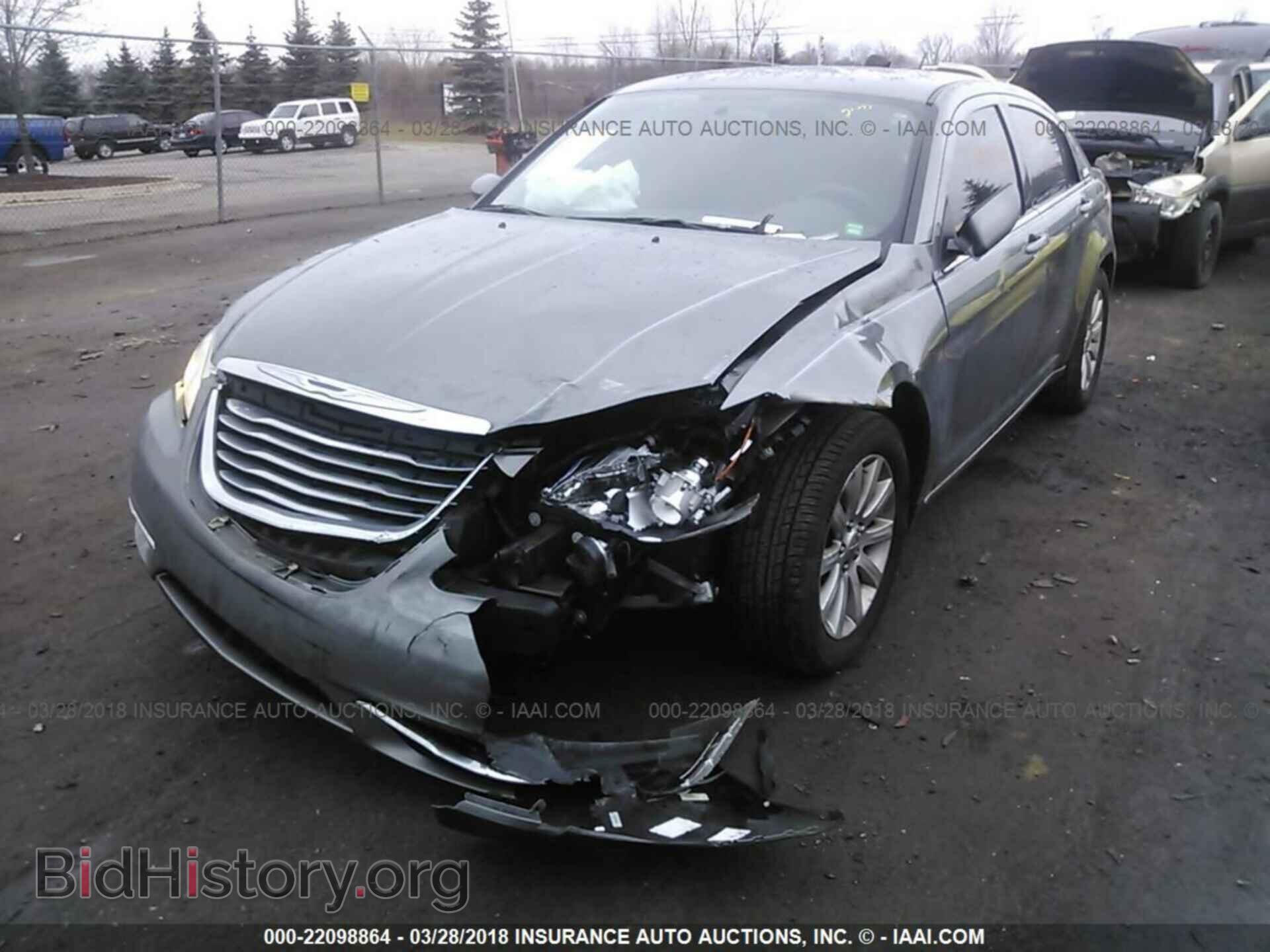 2012 Chrysler 200 - VIN: 1C3CCBBBXCN302650 - Фото 2