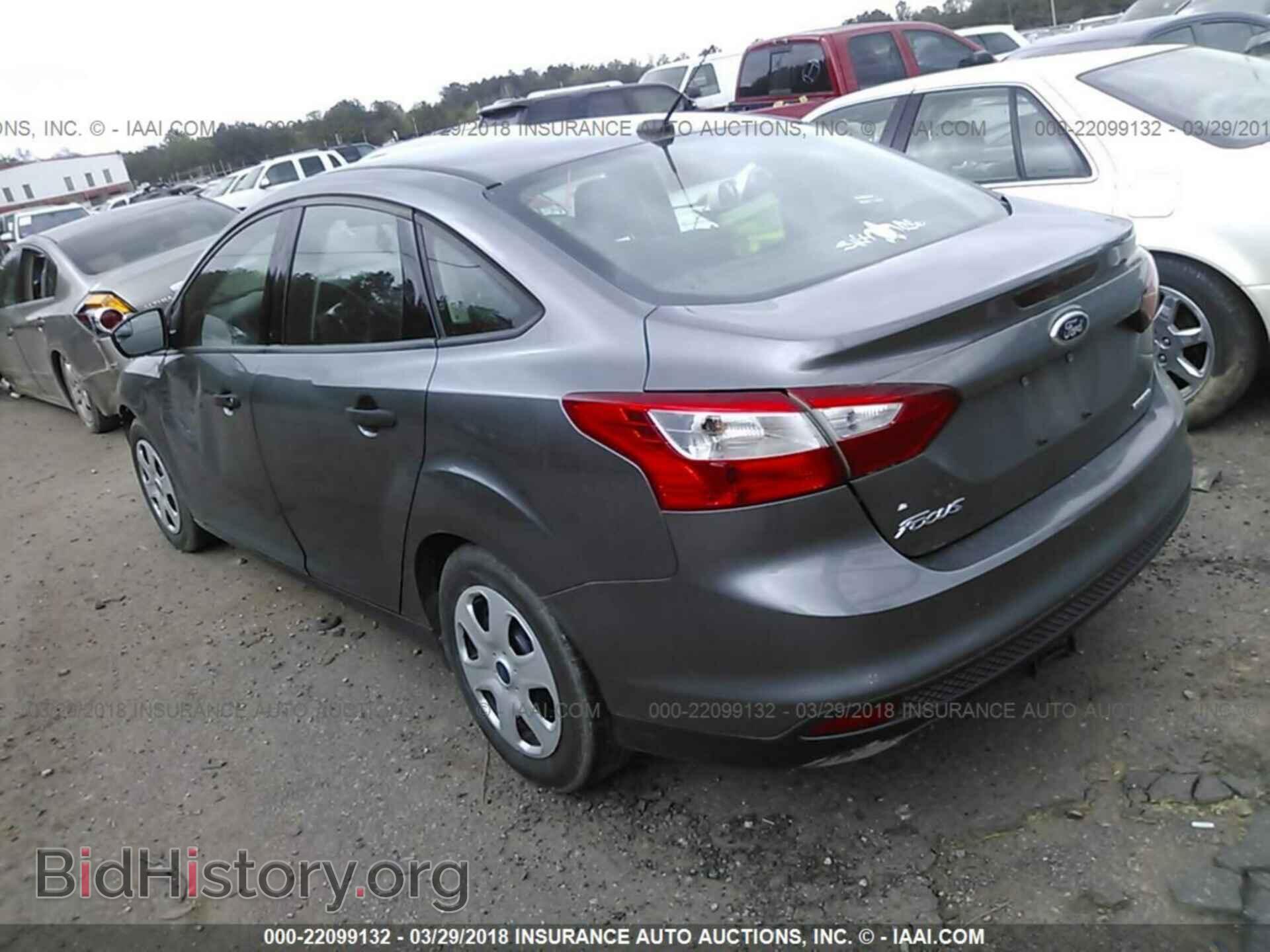 2013 Ford Focus - VIN: 1FADP3E25DL155453 - Photo 3