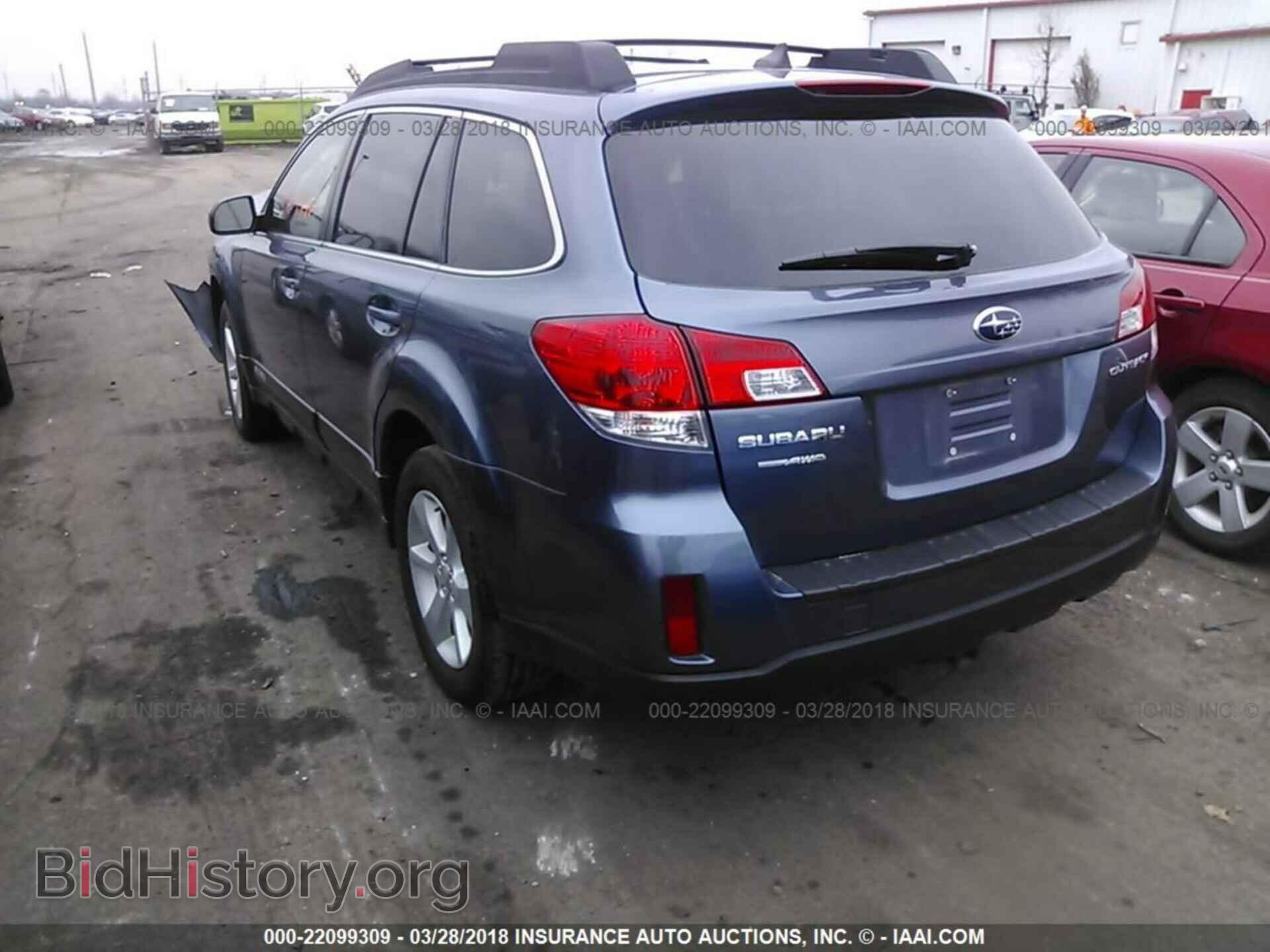 2014 Subaru Outback - VIN: 4S4BRCCC3E3204234 - Photo 3