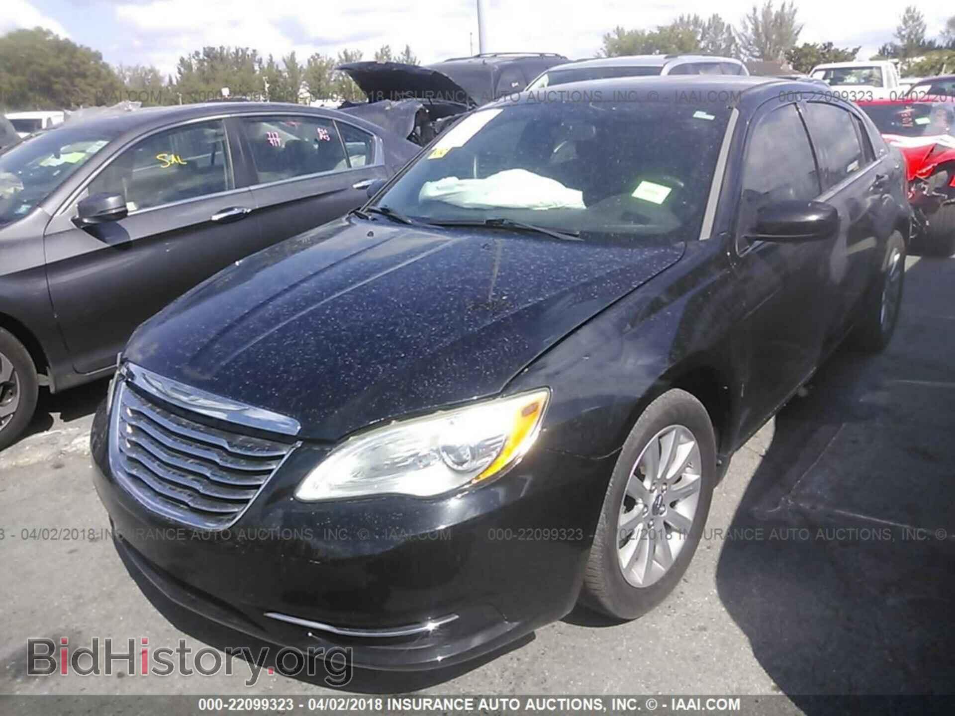 2011 Chrysler 200 - VIN: 1C3BC1FB8BN514624 - Photo 2