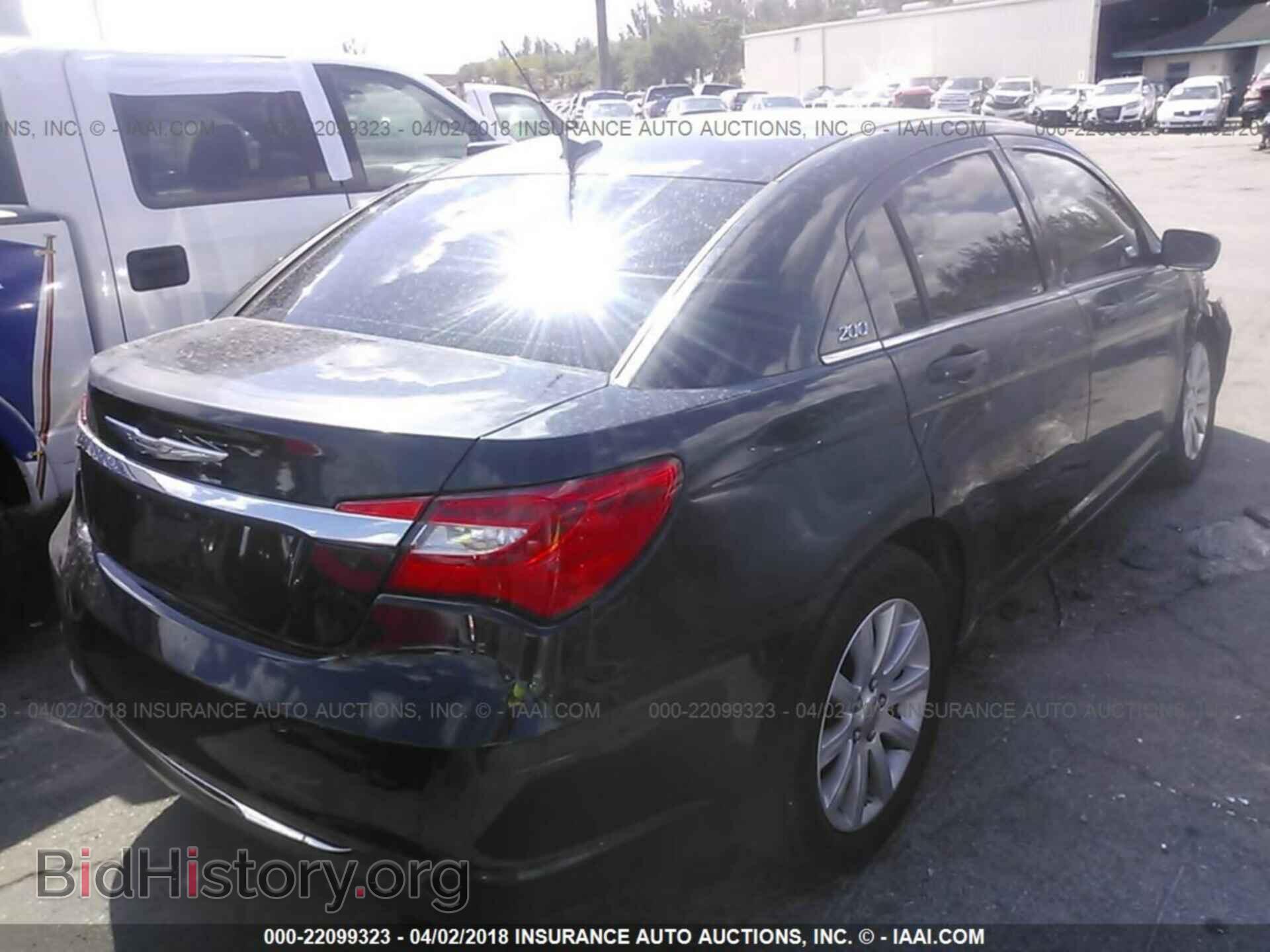 2011 Chrysler 200 - VIN: 1C3BC1FB8BN514624 - Photo 4