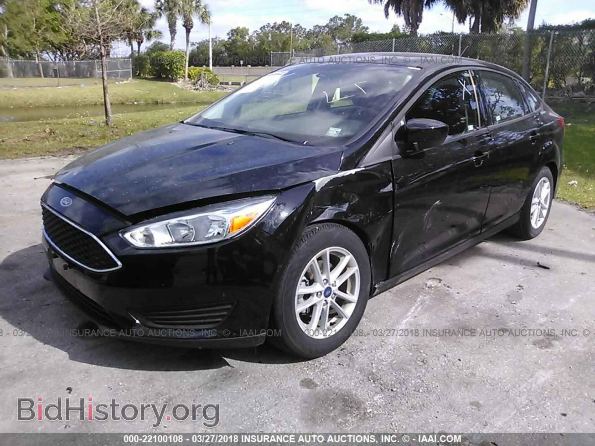2018 Ford Focus - VIN: 1FADP3F26JL212480 - Фото 2