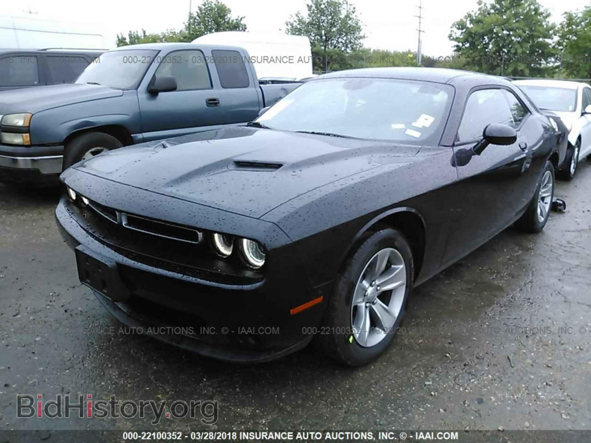 2018 Dodge Challenger - VIN: 2C3CDZAG8JH241758 - Фото 2