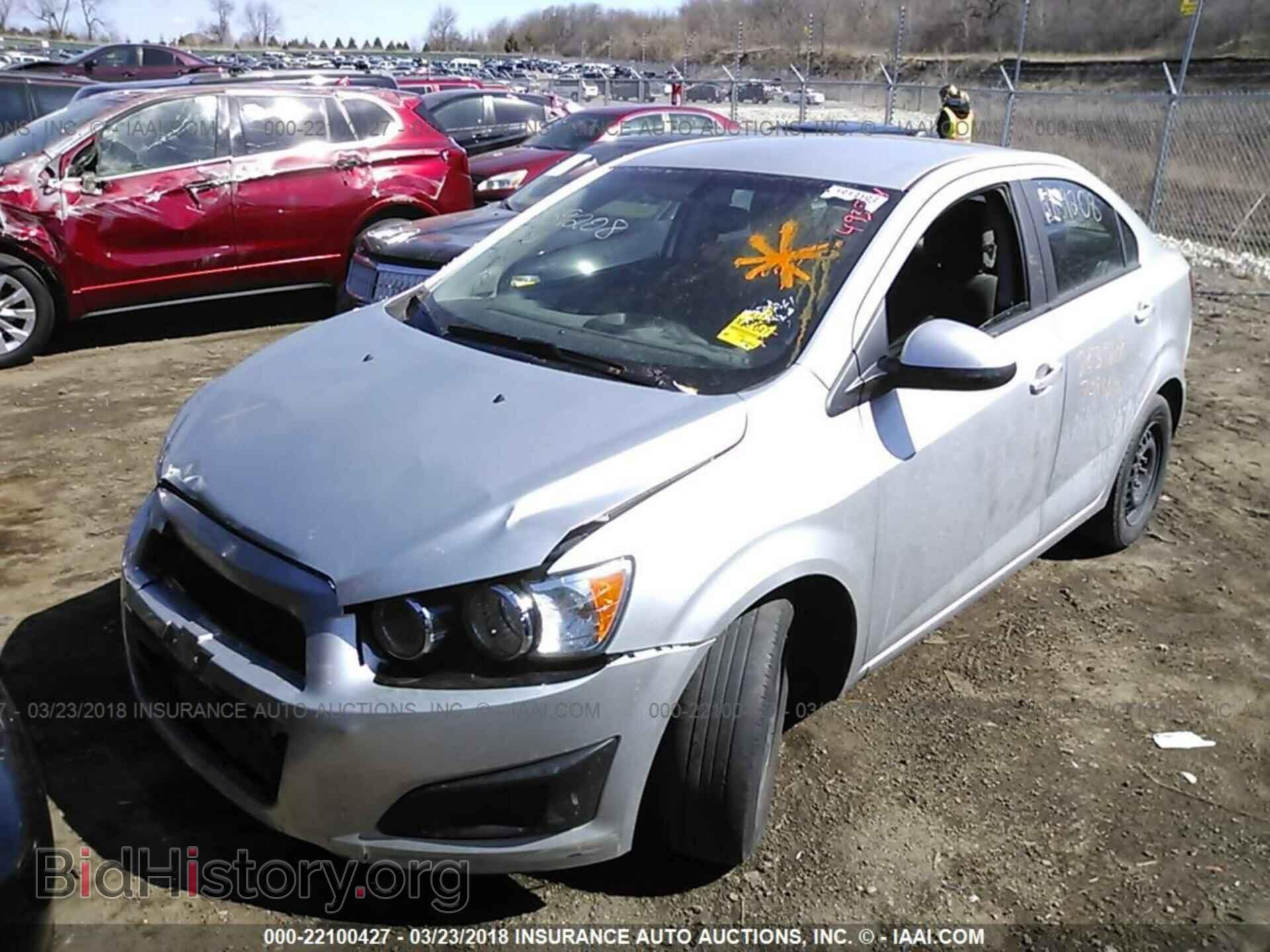 2015 Chevrolet Sonic - VIN: 1G1JA5SH6F4181391 - Фото 2