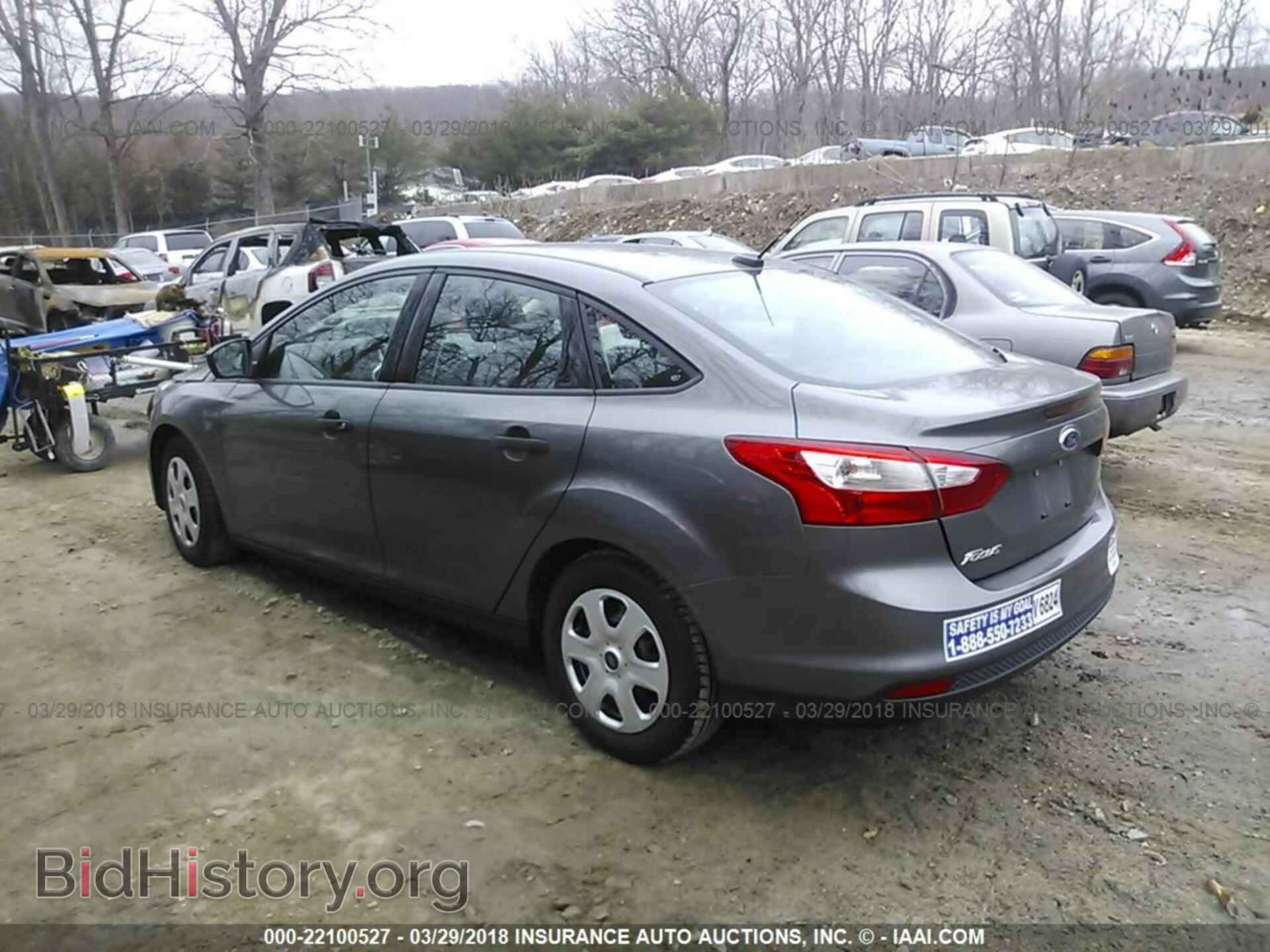 2013 Ford Focus - VIN: 1FADP3E25DL266388 - Photo 3