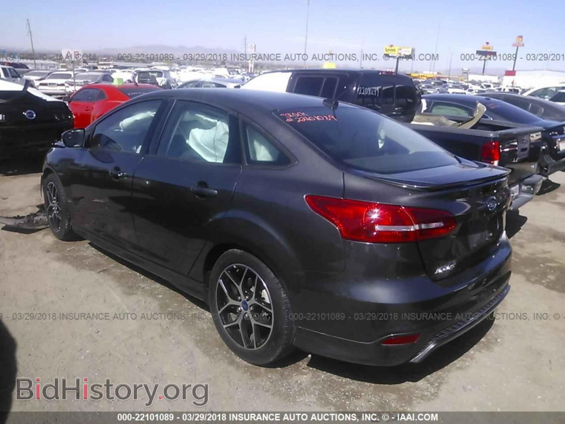 2015 Ford Focus - VIN: 1FADP3F23FL230751 - Photo 3