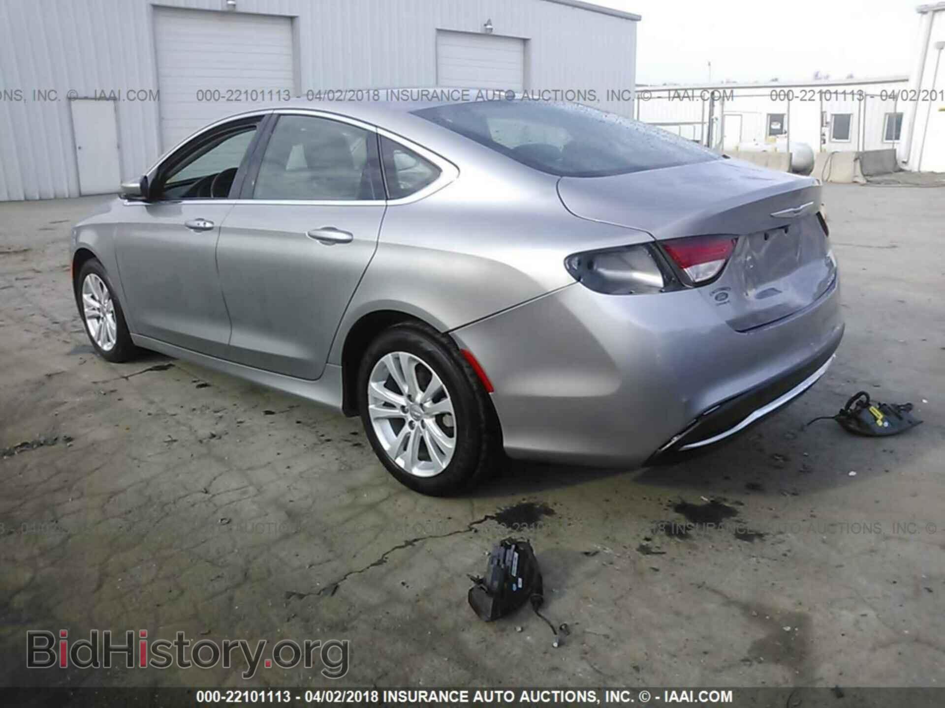 2015 Chrysler 200 - VIN: 1C3CCCABXFN504870 - Photo 3