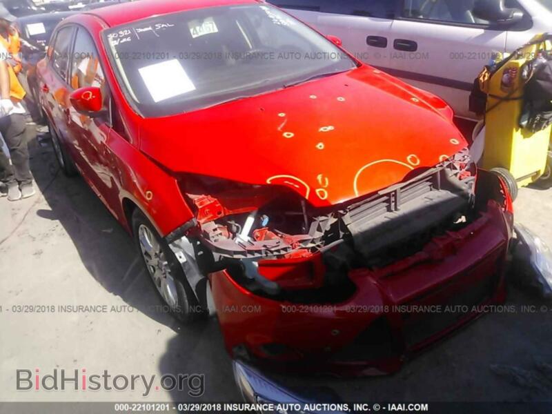 2012 Ford FOCUS (VIN 1FAHP3F21CL403583) — фото 1 из 10, IAAI, повреждение: передняя часть