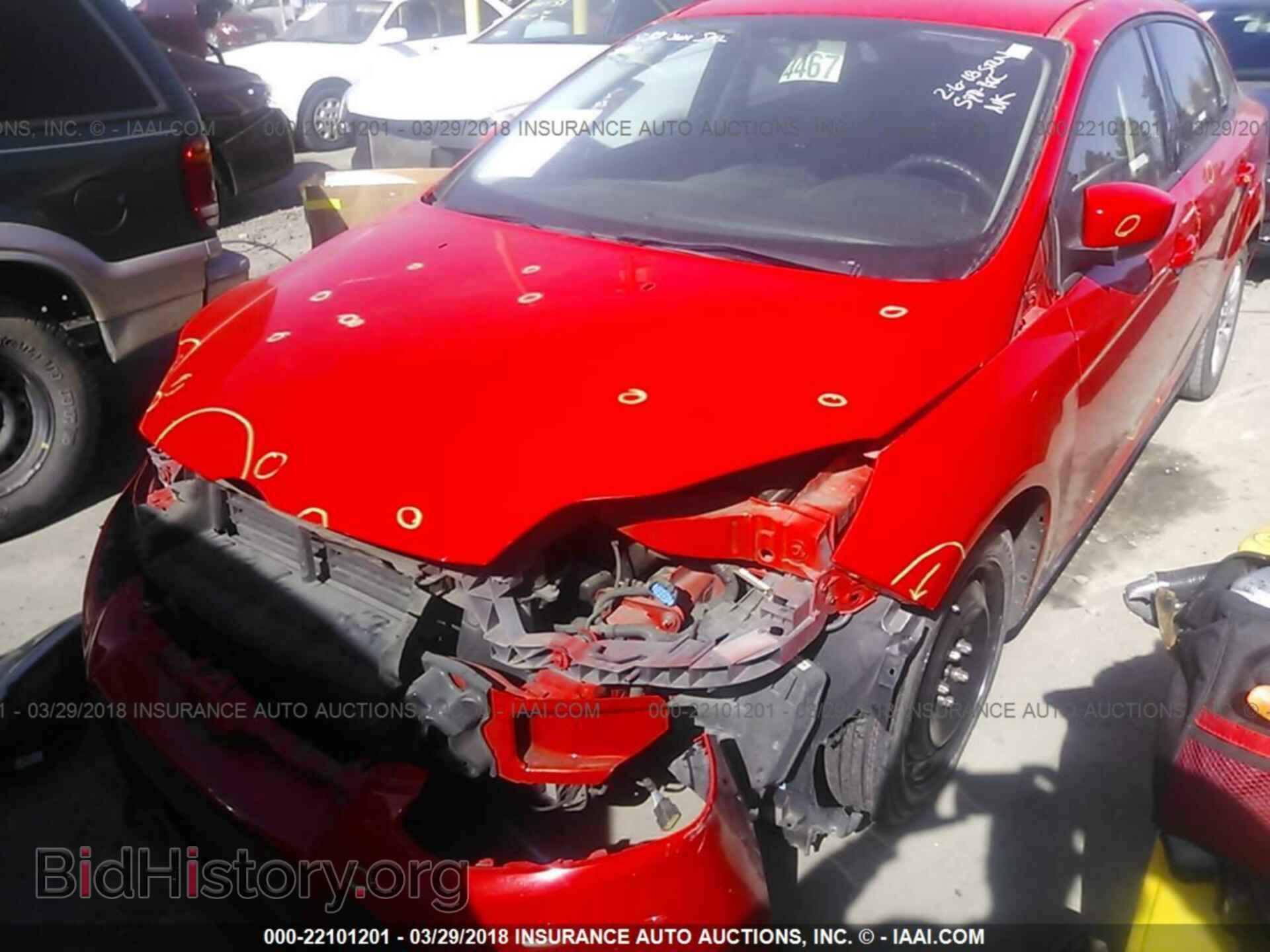 2012 Ford Focus - VIN: 1FAHP3F21CL403583 - Photo 2