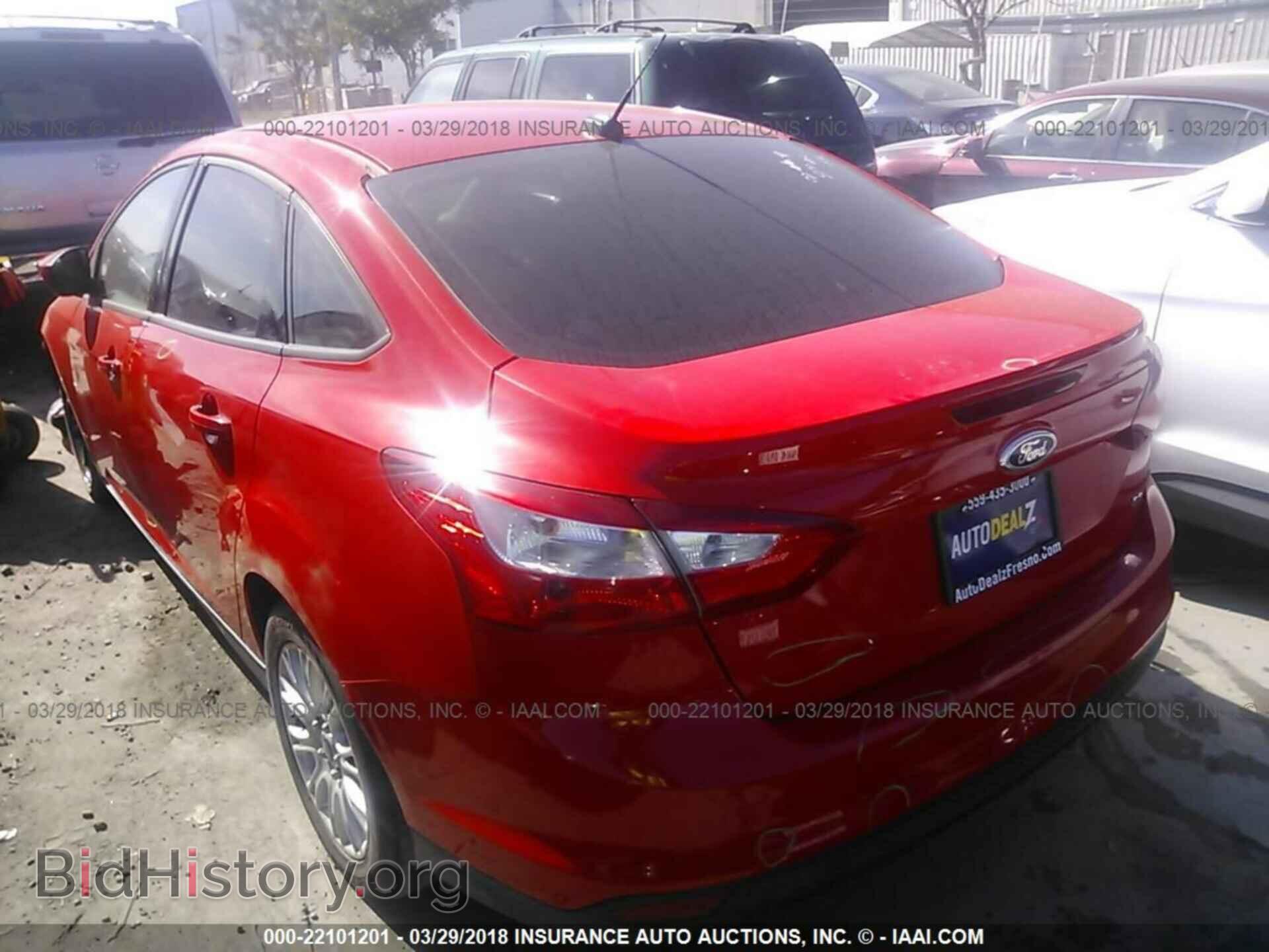 2012 Ford Focus - VIN: 1FAHP3F21CL403583 - Photo 3