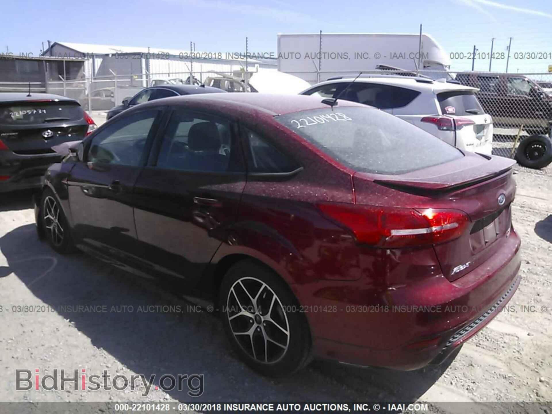 2015 Ford Focus - VIN: 1FADP3FE9FL268964 - Photo 3