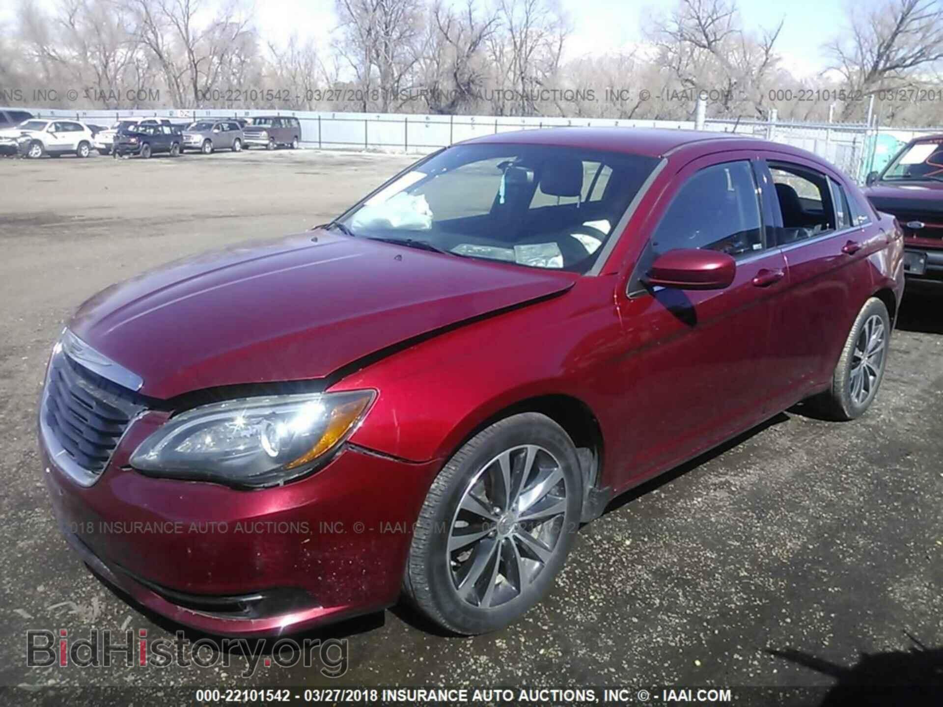 2013 Chrysler 200 - VIN: 1C3CCBCG2DN526183 - Photo 2