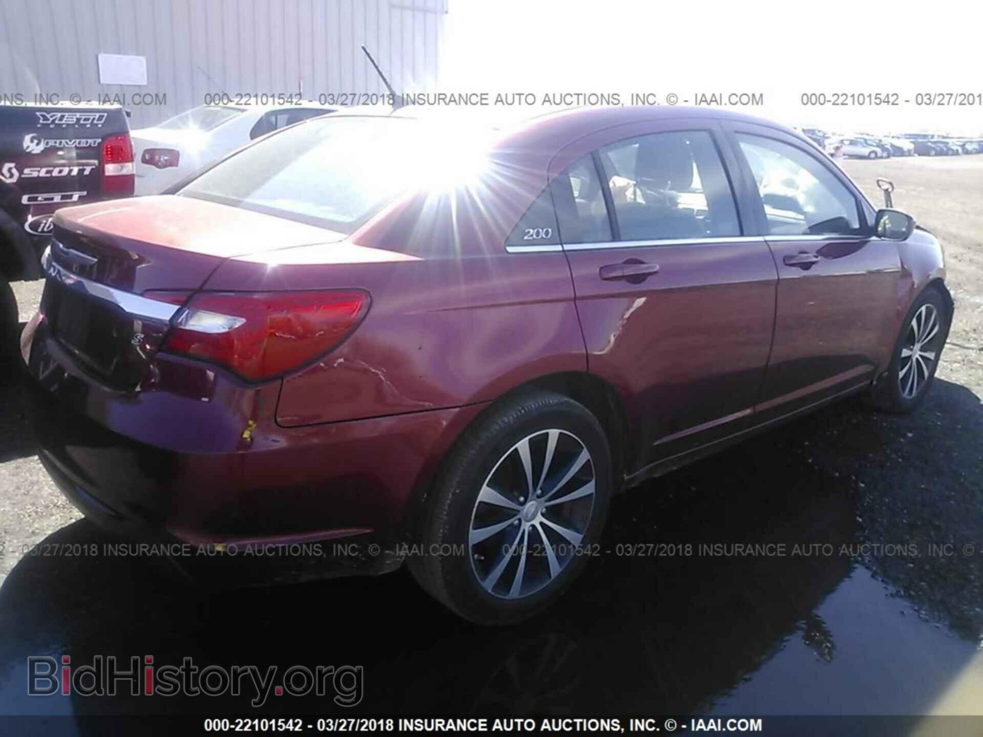 2013 Chrysler 200 - VIN: 1C3CCBCG2DN526183 - Photo 4