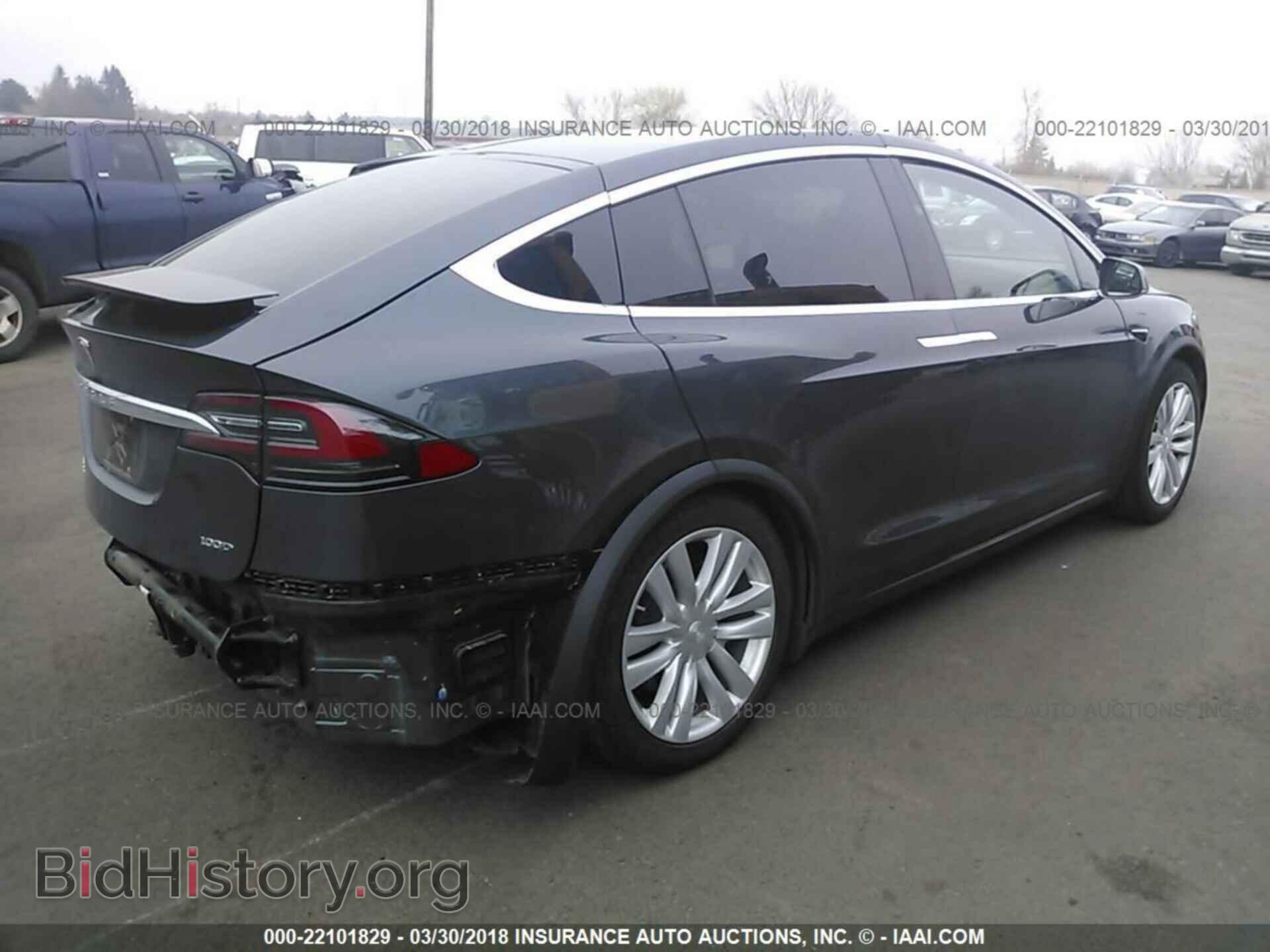2017 Tesla Model x - VIN: 5YJXCDE2XHF042793 - Photo 4